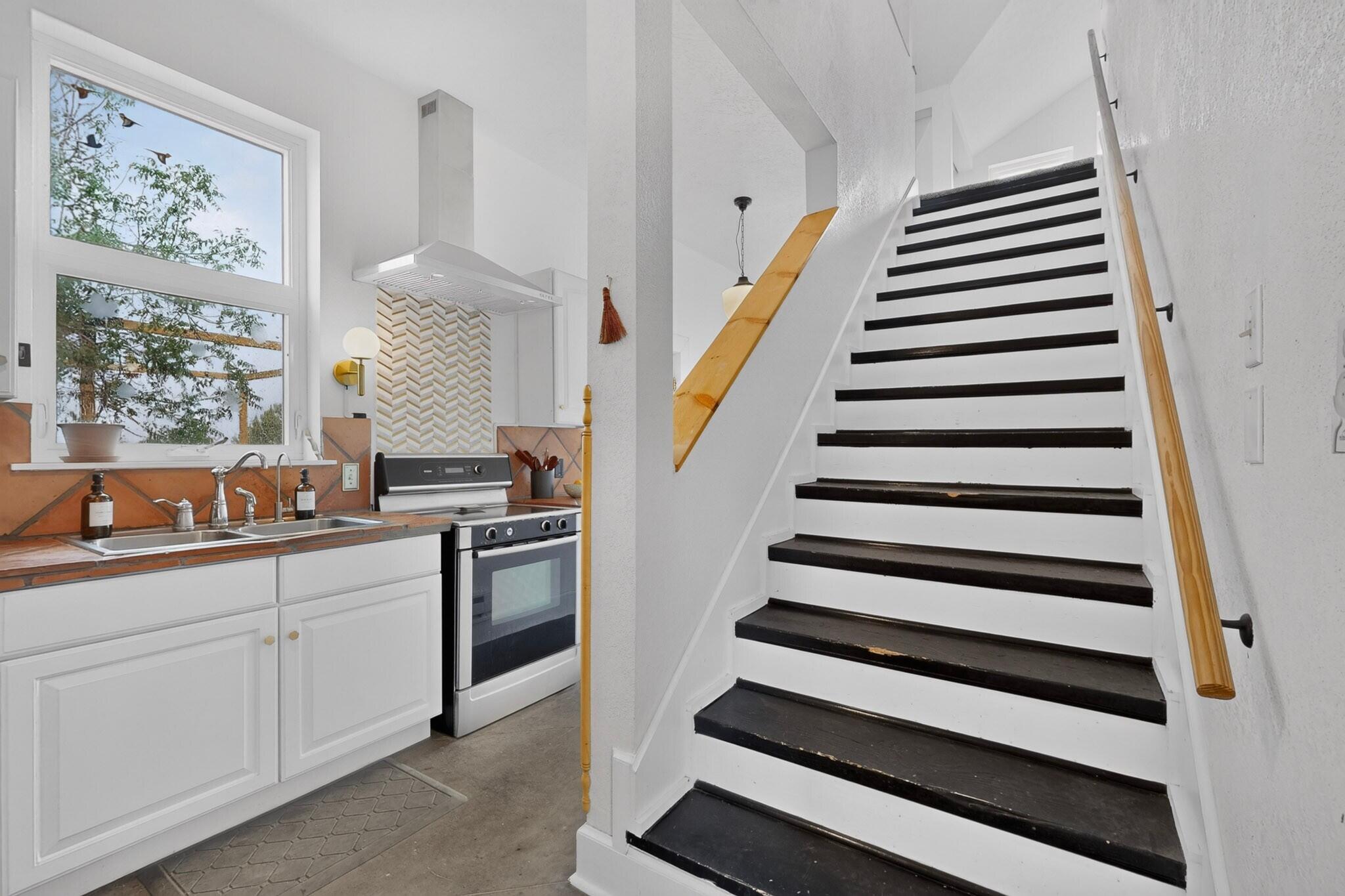 128 Mission Hills Road
