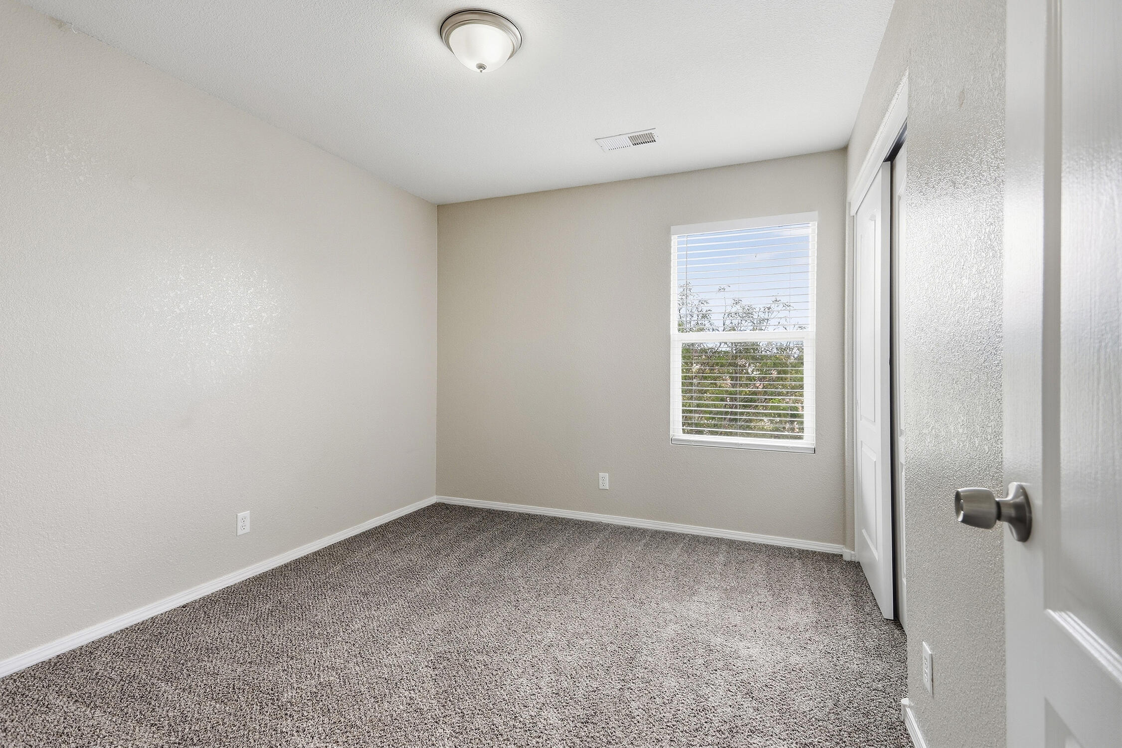721 Valley Meadows Drive NE