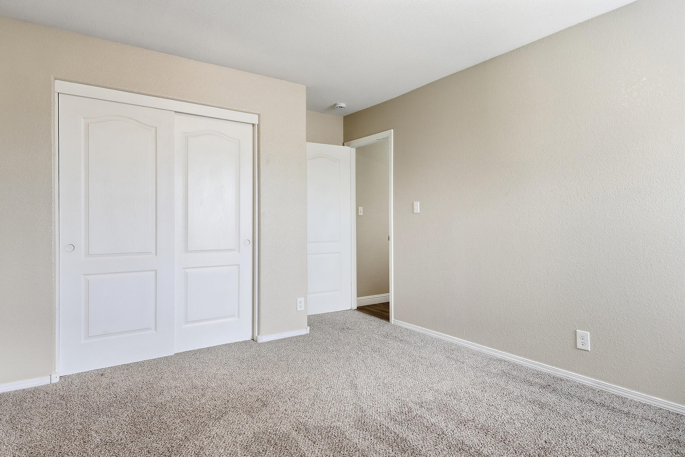 721 Valley Meadows Drive NE