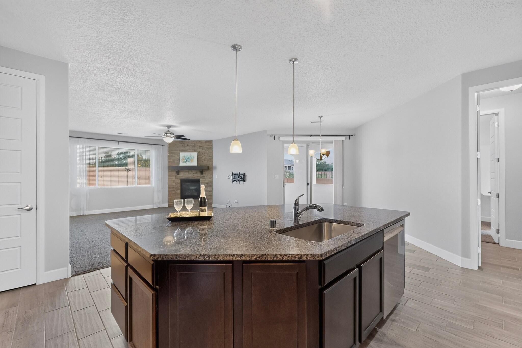 5925 Vista Manzano Court NE