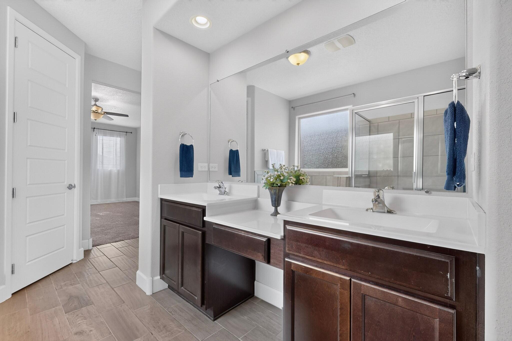 5925 Vista Manzano Court NE