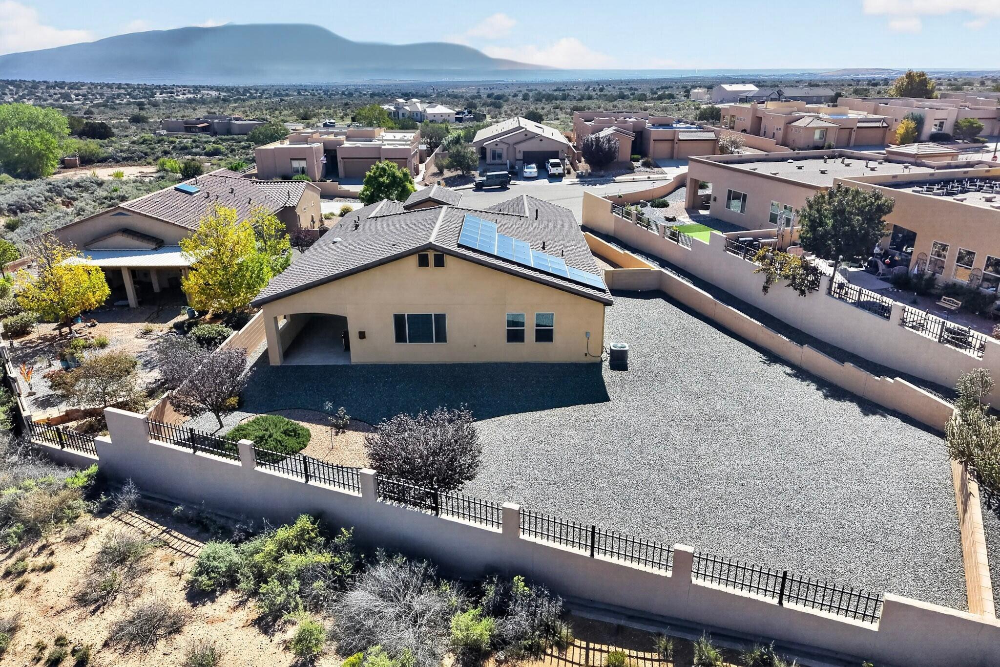 5925 Vista Manzano Court NE