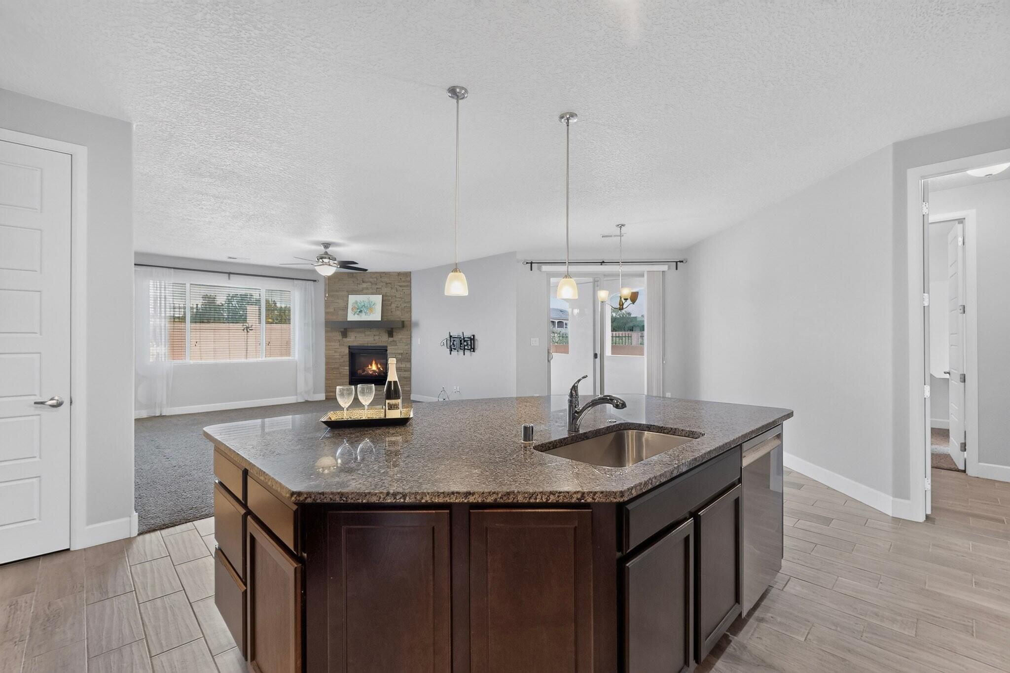 5925 Vista Manzano Court NE