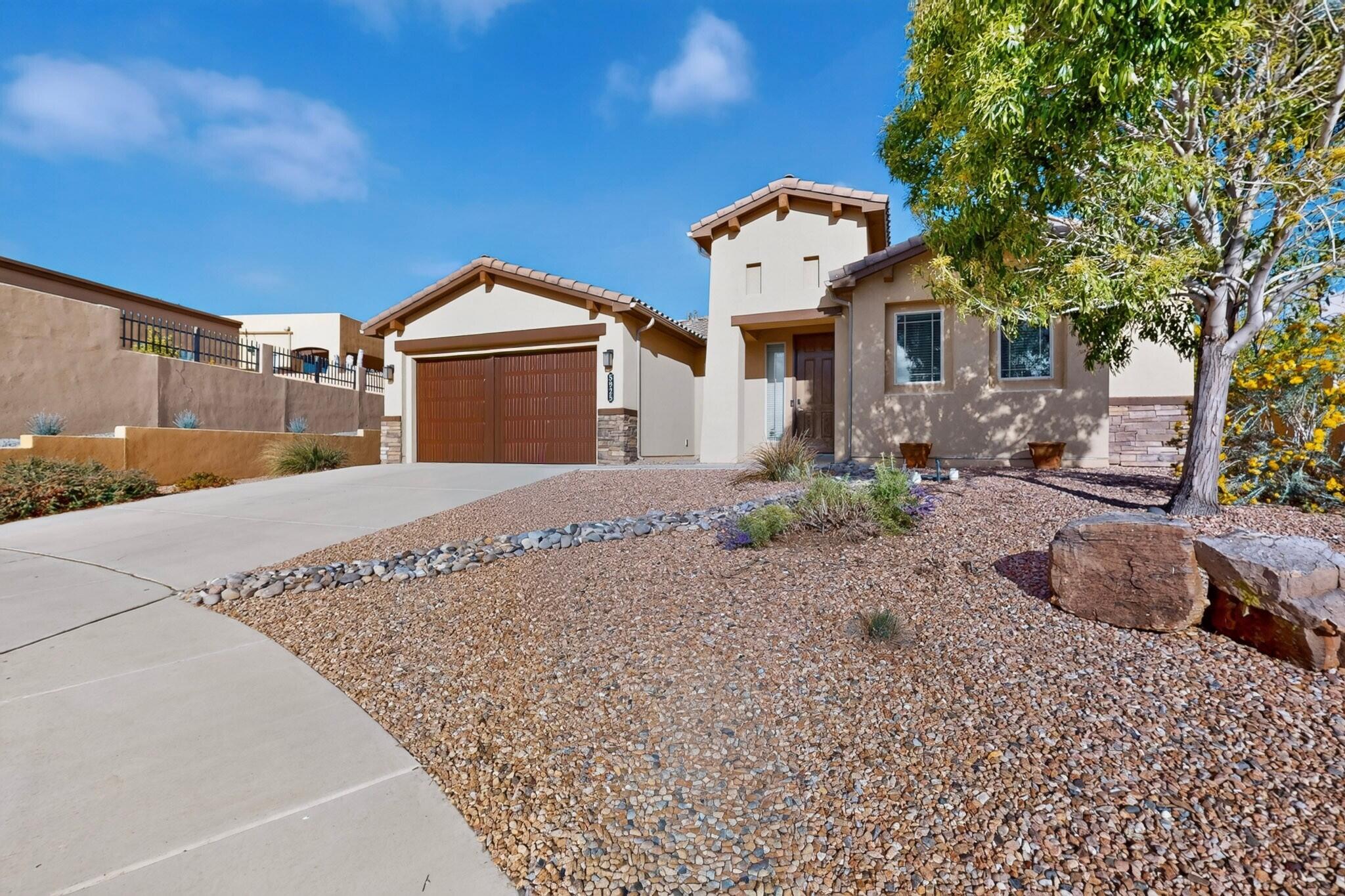 5925 Vista Manzano Court NE