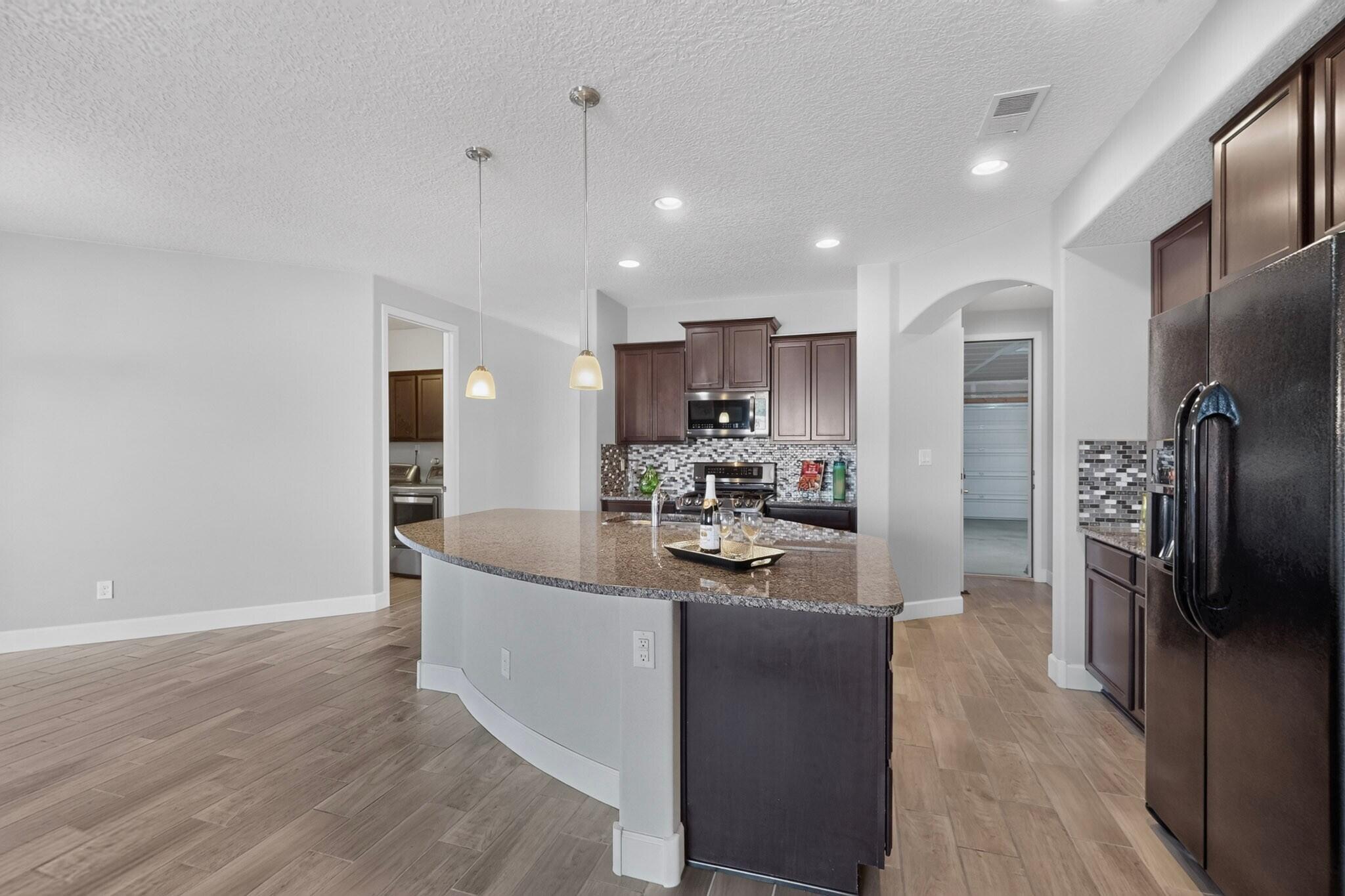 5925 Vista Manzano Court NE