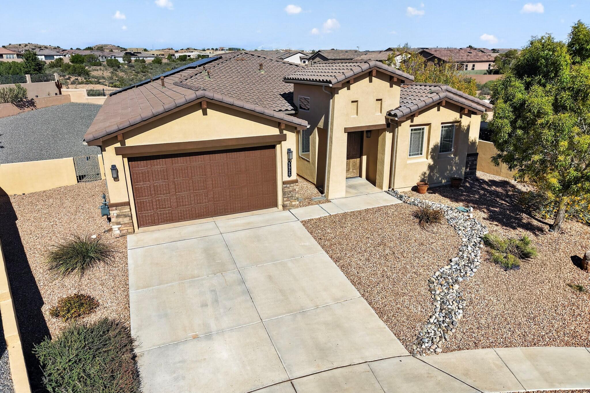 5925 Vista Manzano Court NE
