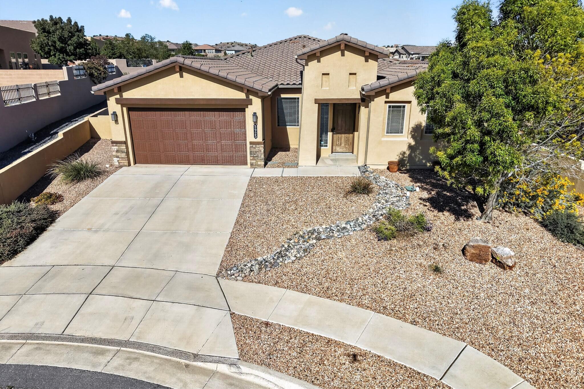 5925 Vista Manzano Court NE