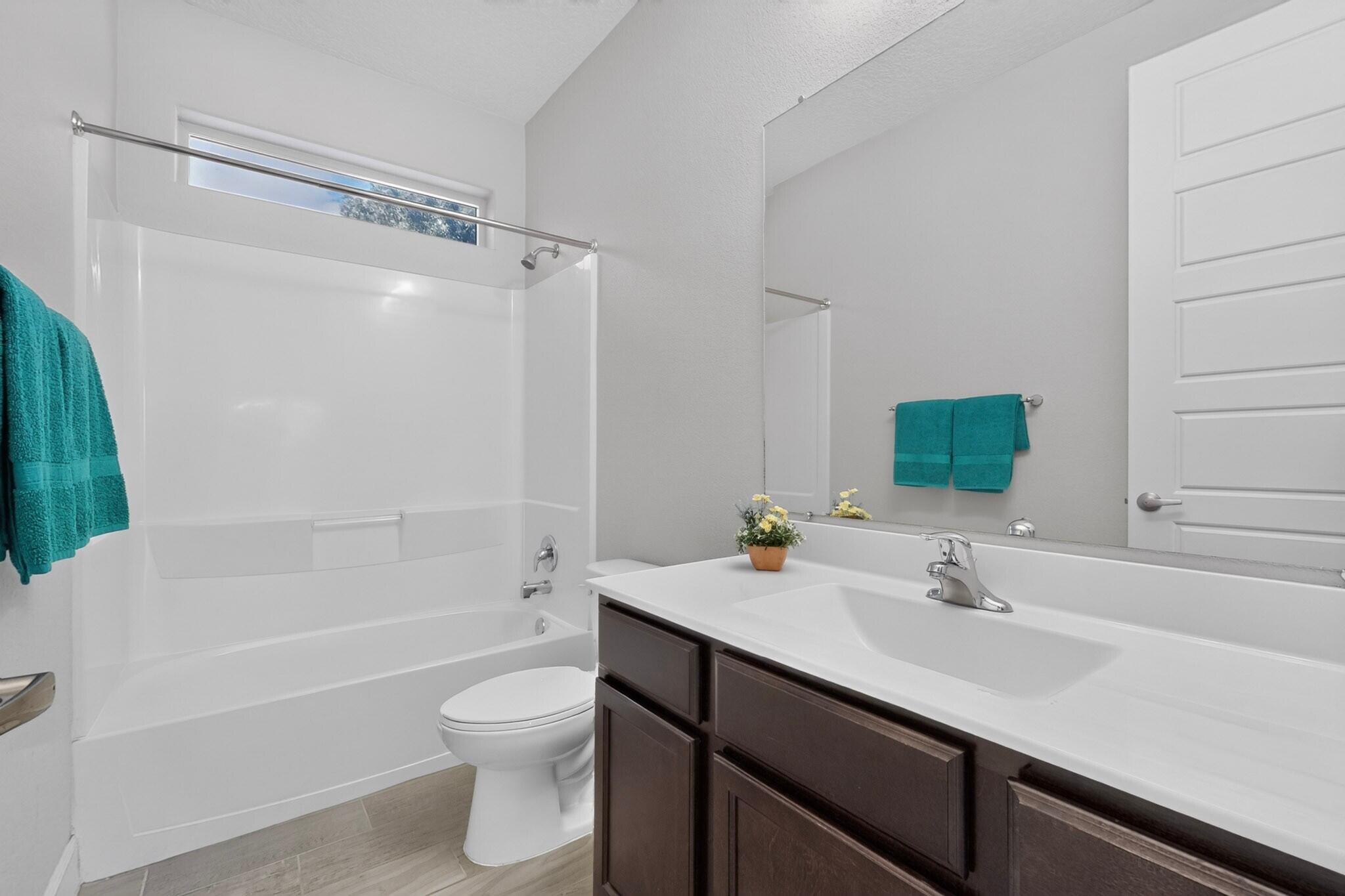 5925 Vista Manzano Court NE