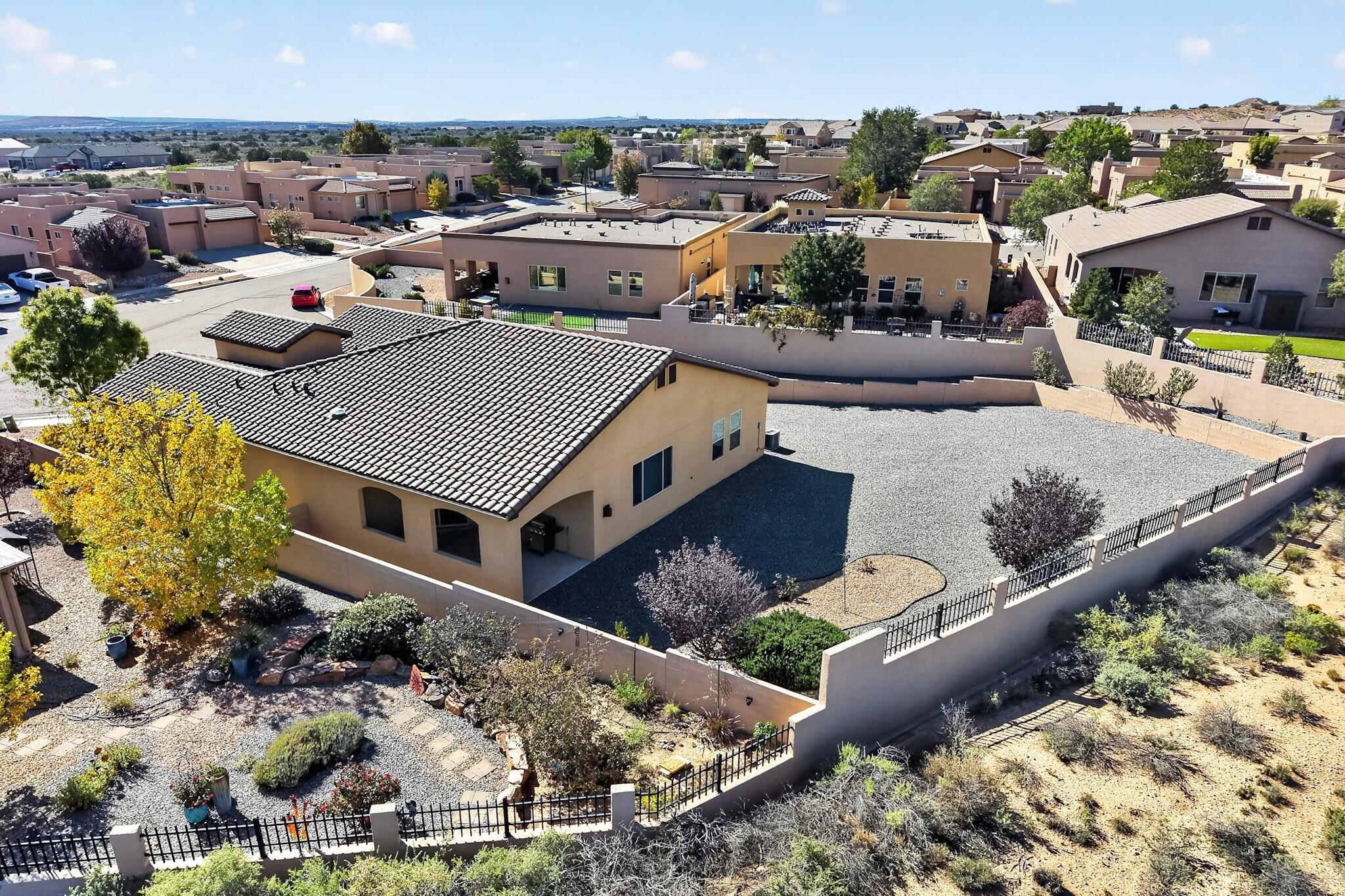 5925 Vista Manzano Court NE