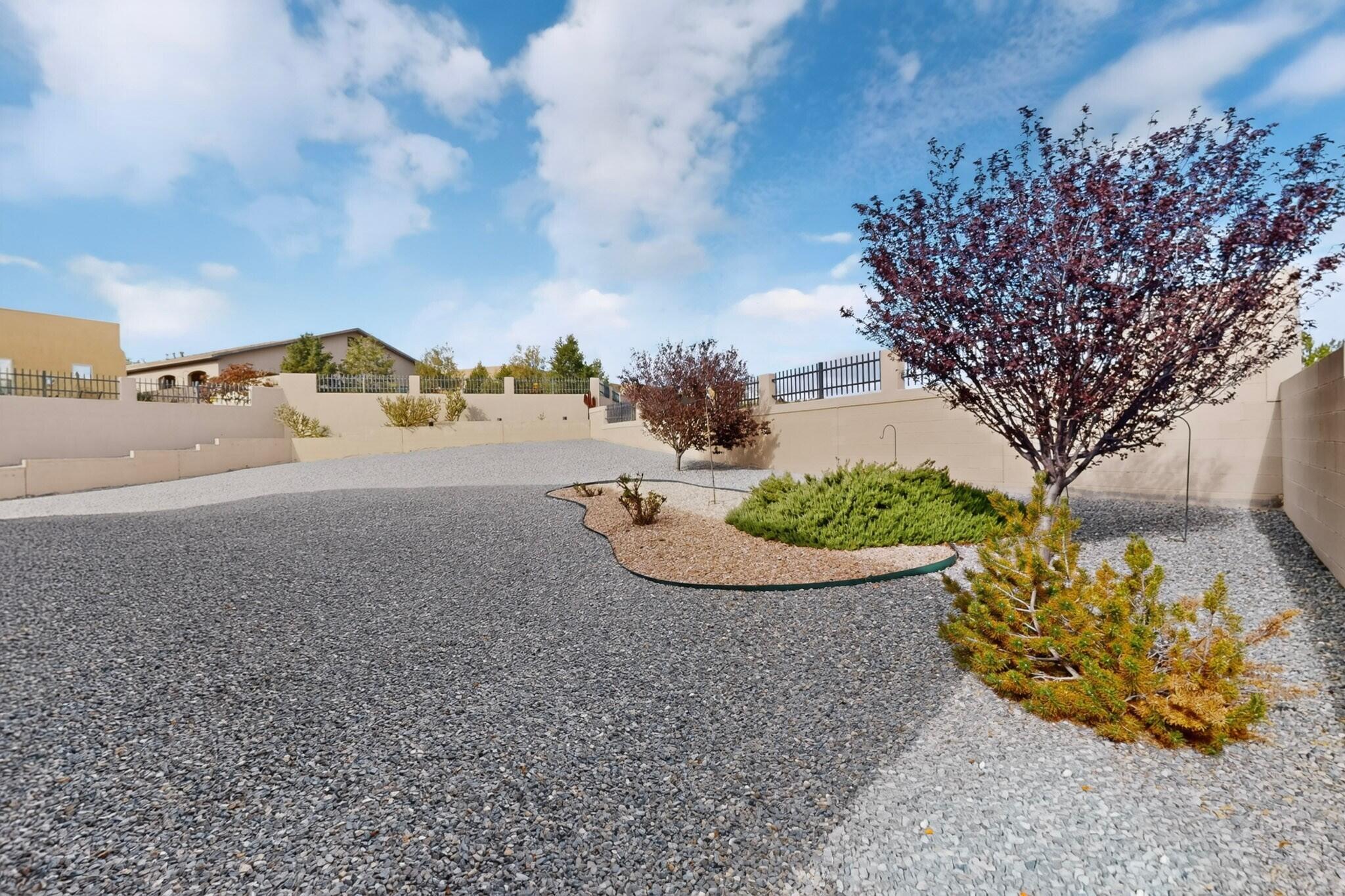 5925 Vista Manzano Court NE