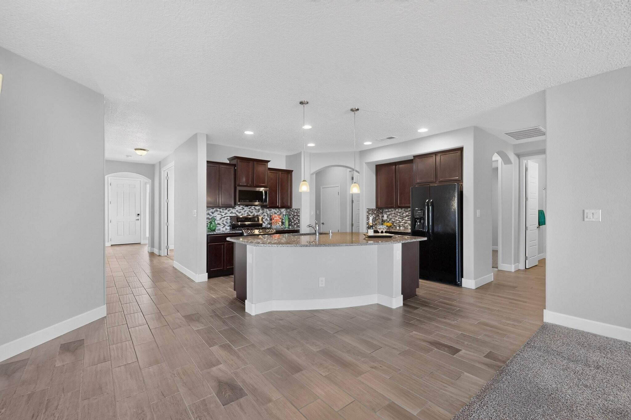 5925 Vista Manzano Court NE