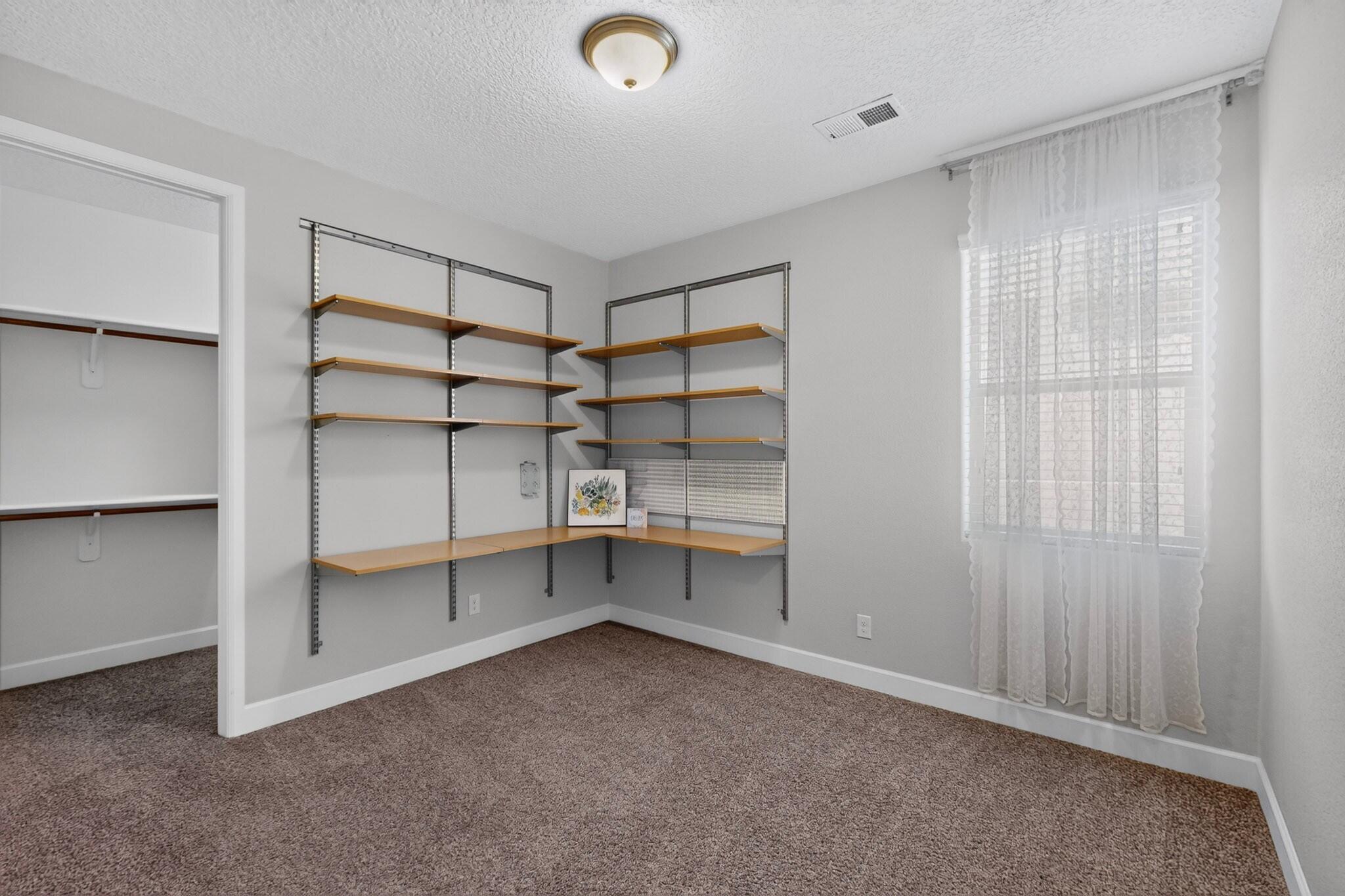 5925 Vista Manzano Court NE