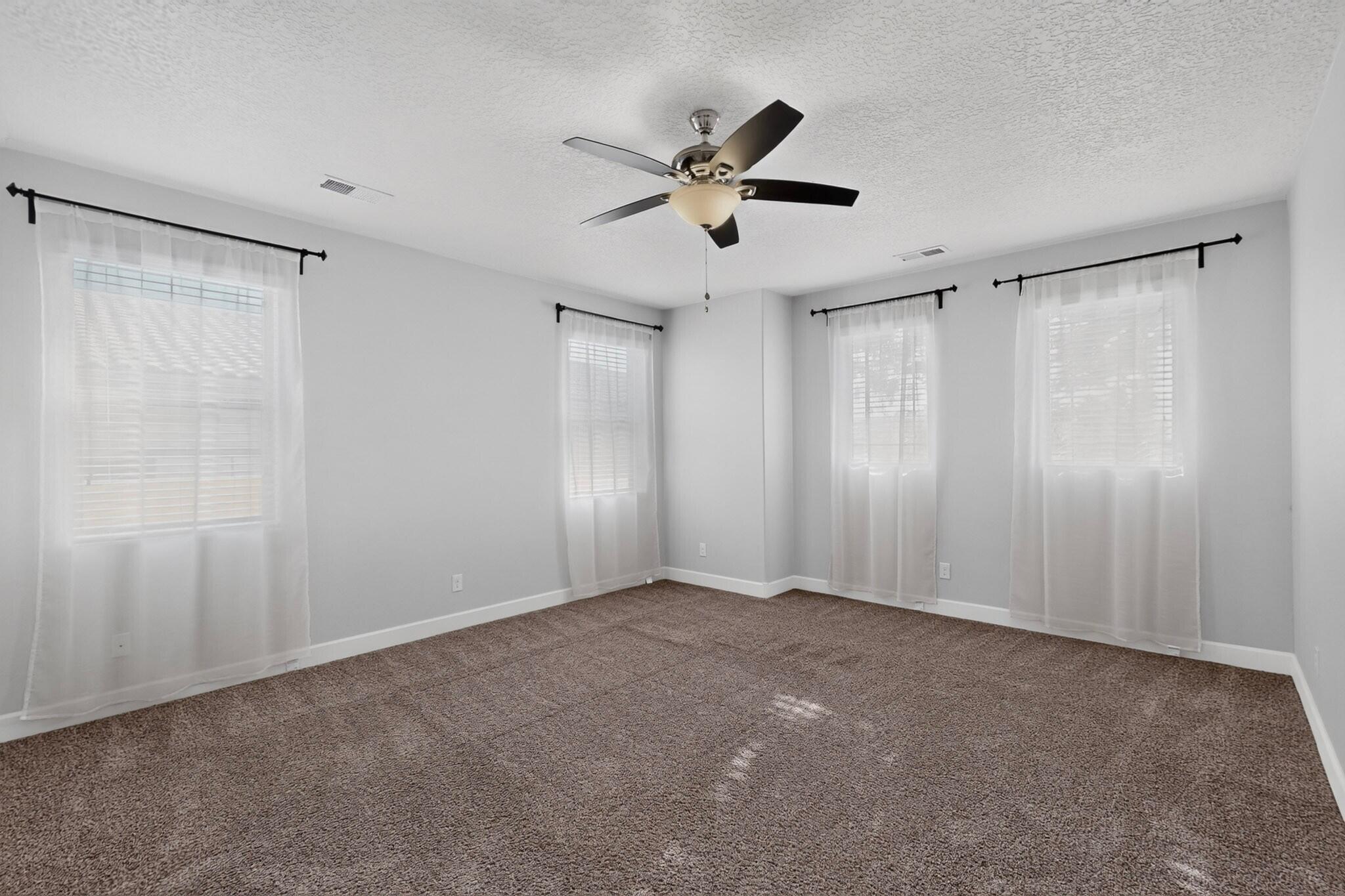 5925 Vista Manzano Court NE