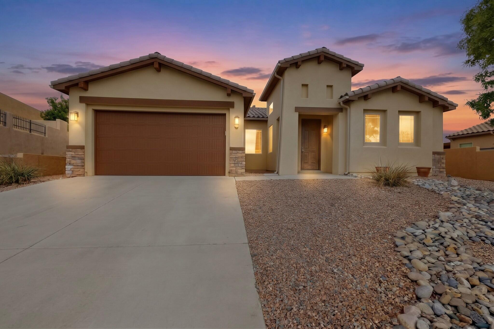 5925 Vista Manzano Court NE
