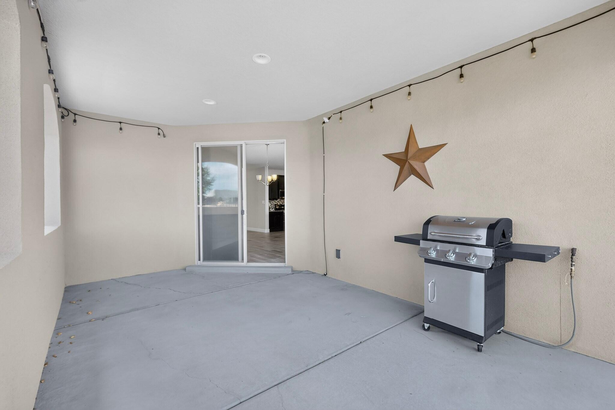 5925 Vista Manzano Court NE