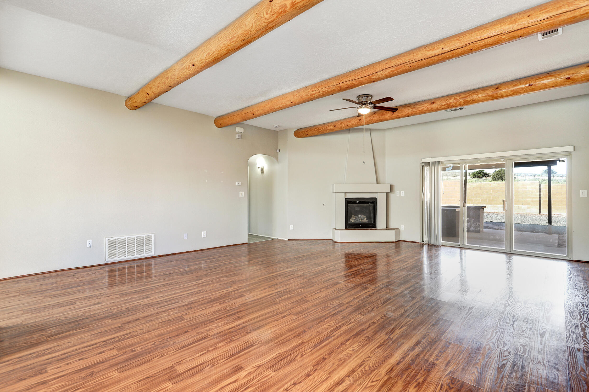 937 Loma Pinon Loop NE