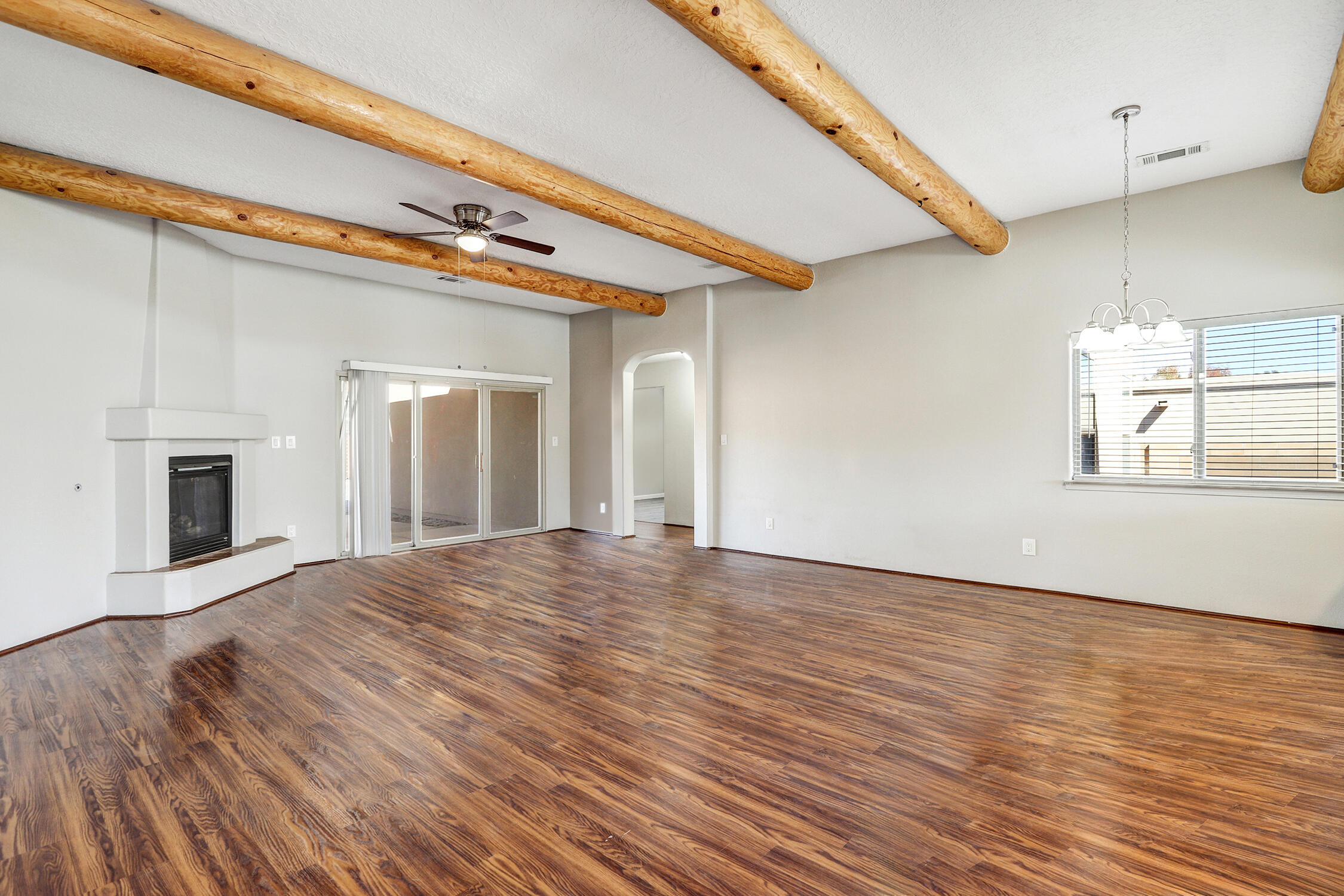 937 Loma Pinon Loop NE