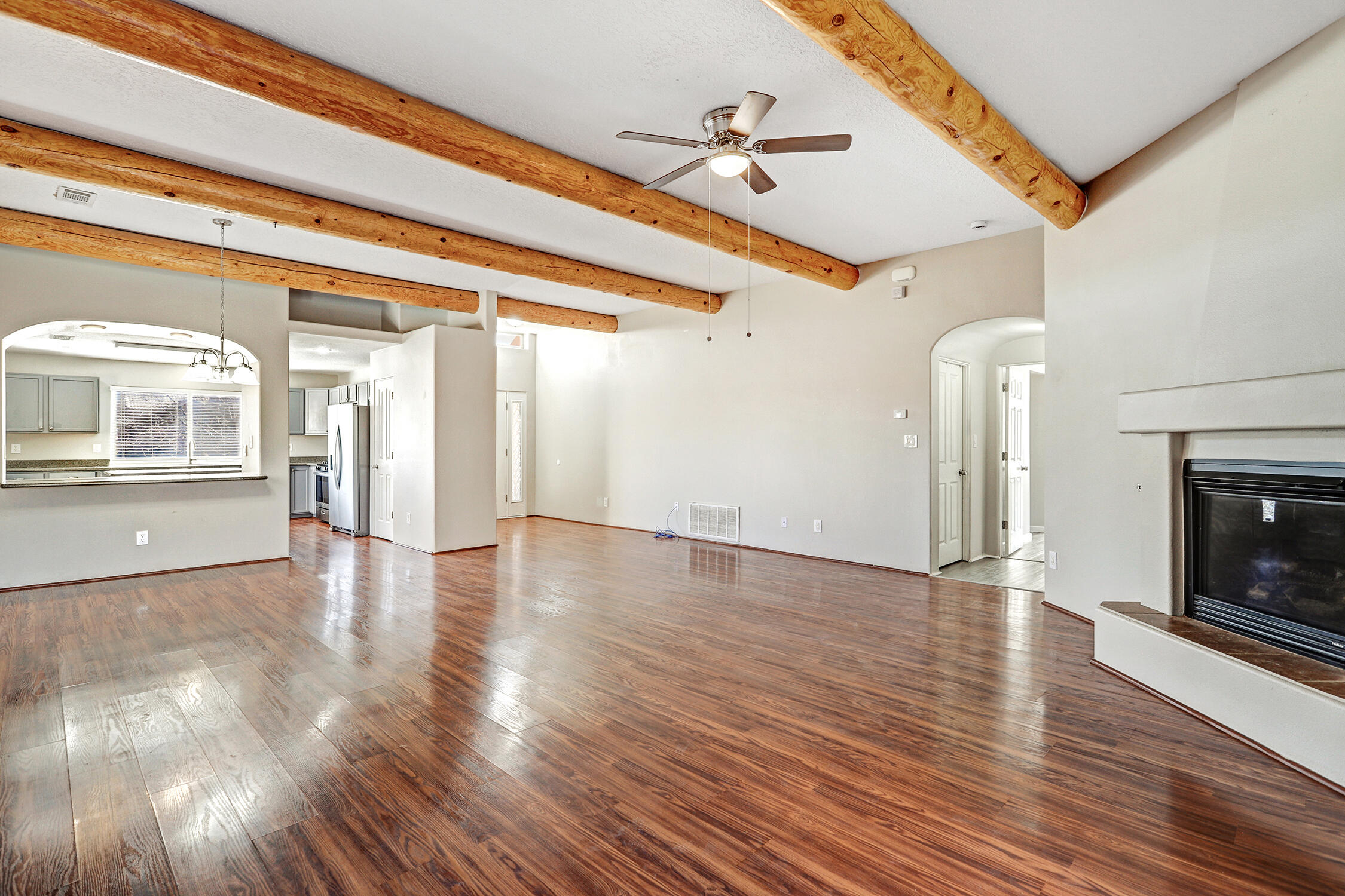 937 Loma Pinon Loop NE