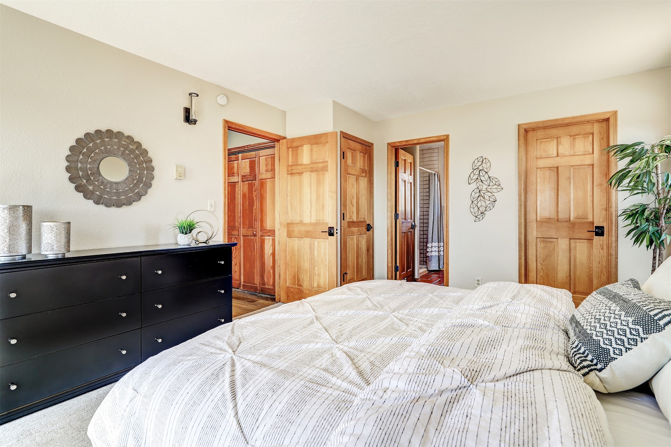 11 Valencia Loop