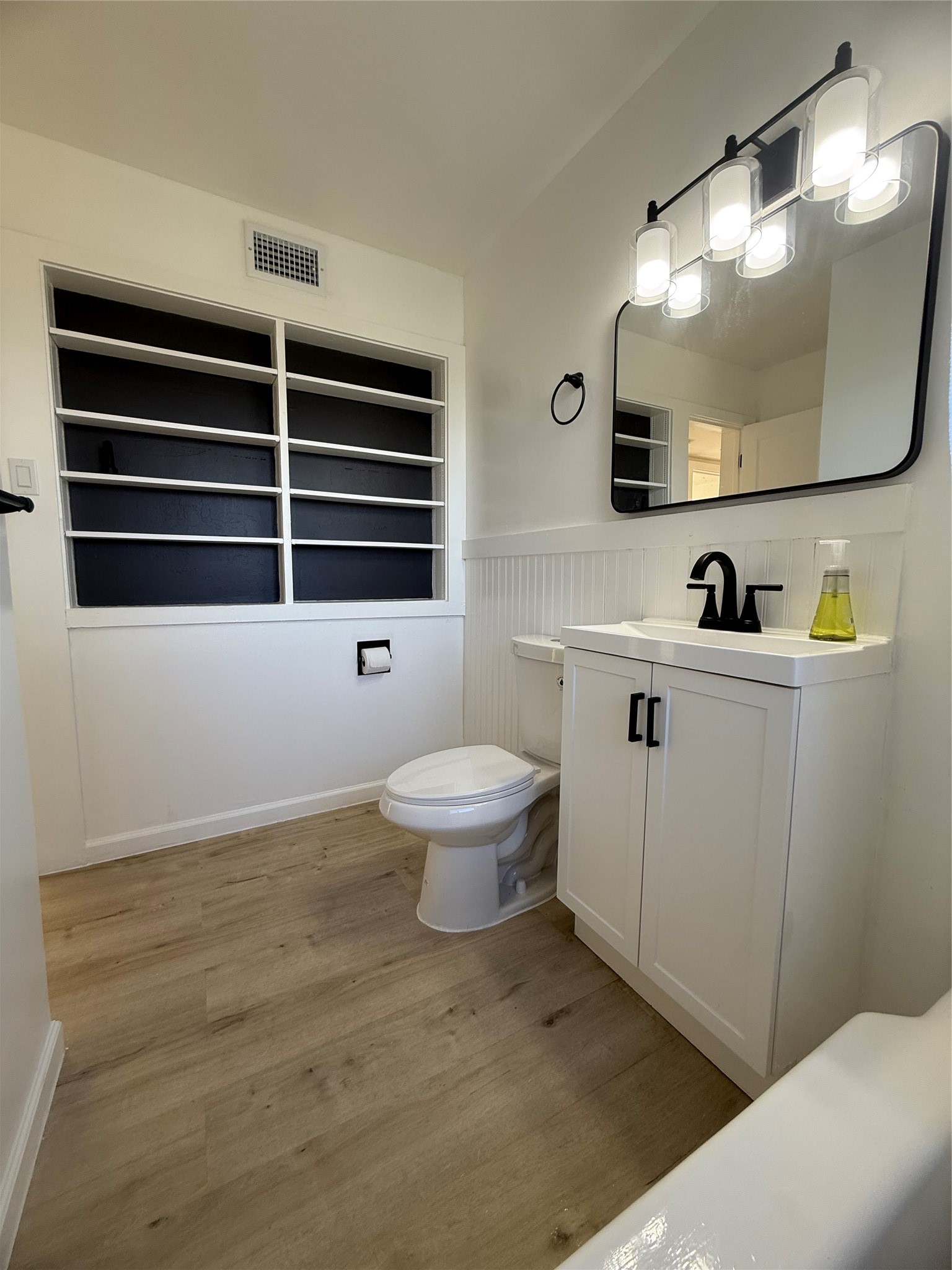 4039 Sycamore Streets b