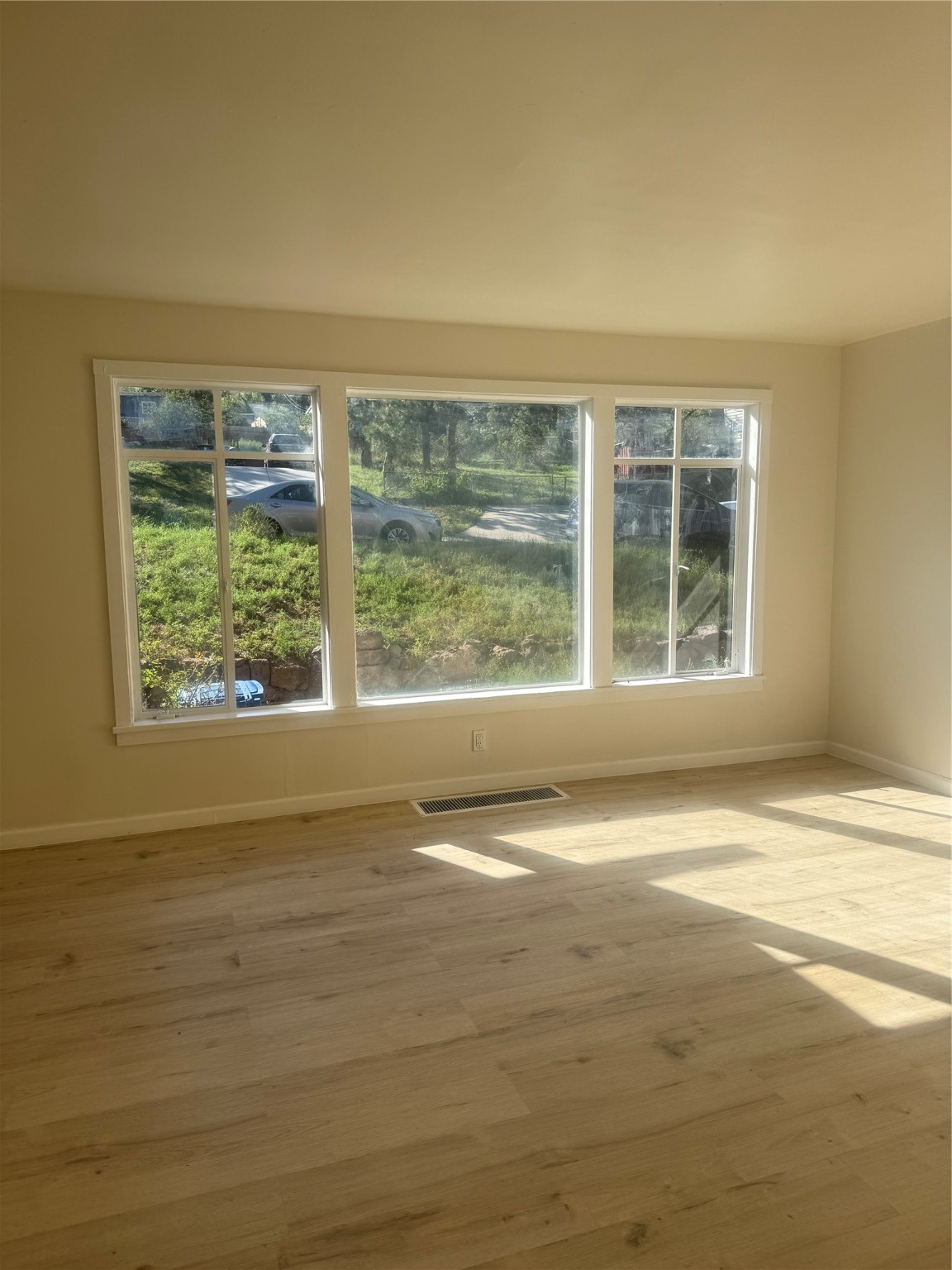 4039 Sycamore Streets b