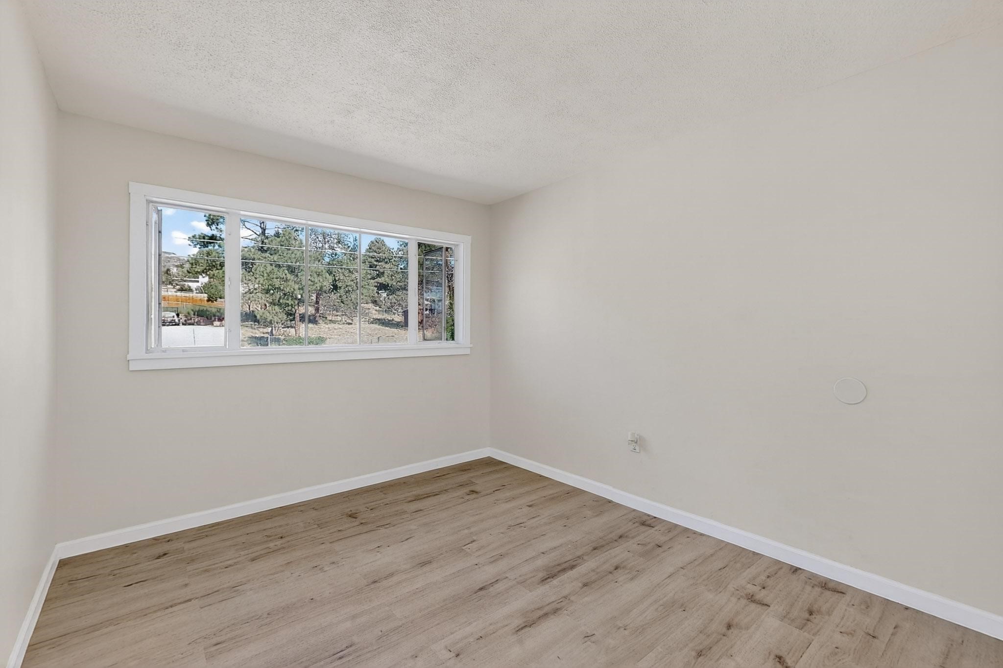 4039 Sycamore Streets b