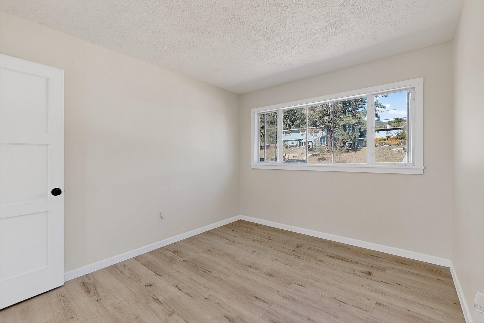 4039 Sycamore Streets b