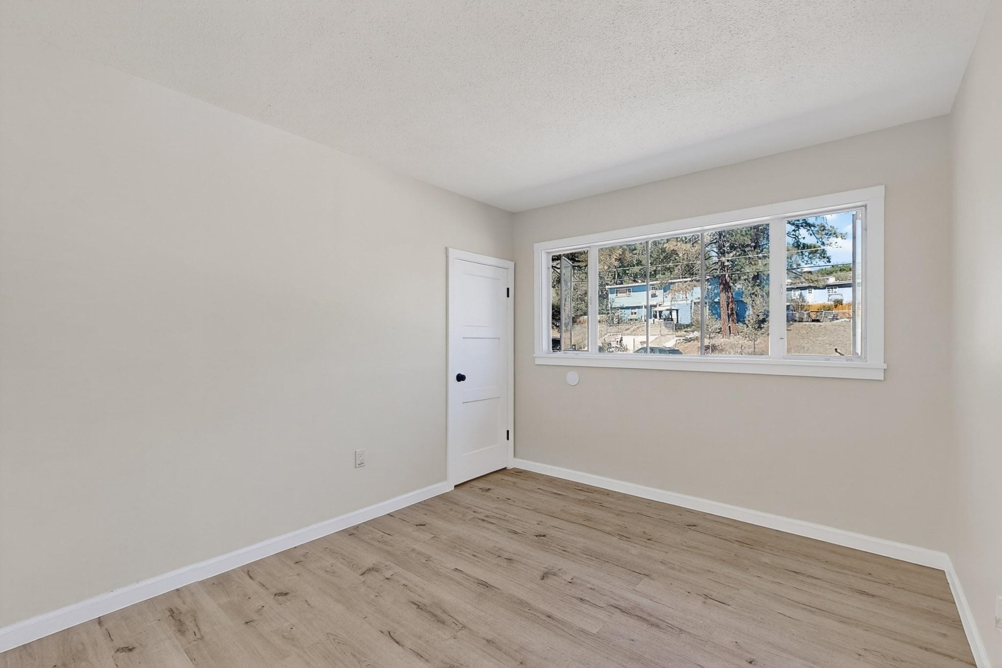 4039 Sycamore Streets b