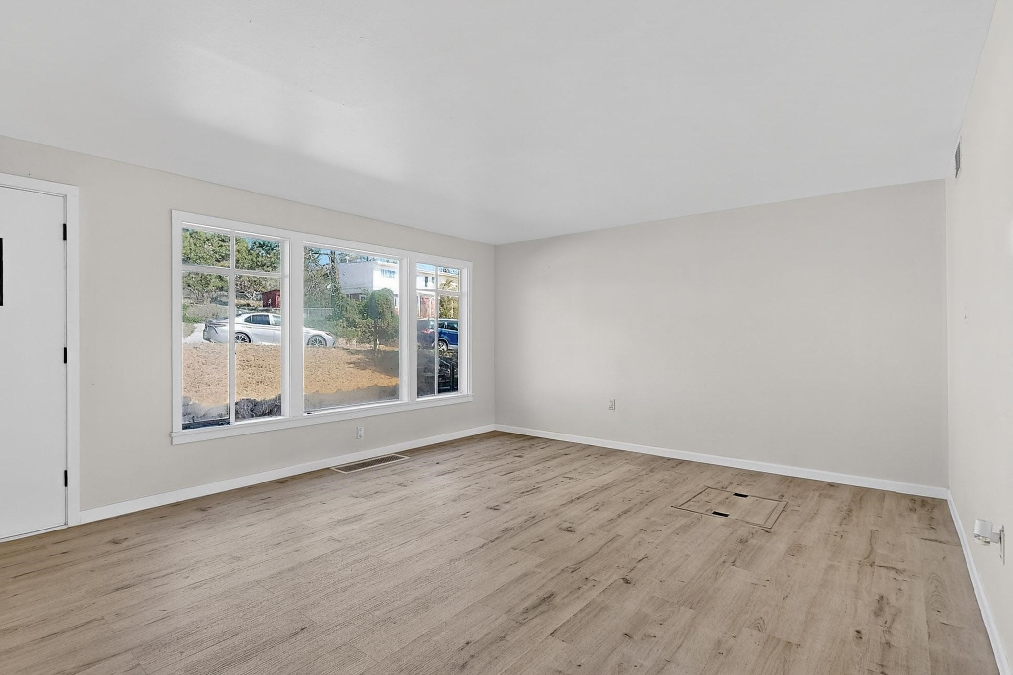 4039 Sycamore Streets b