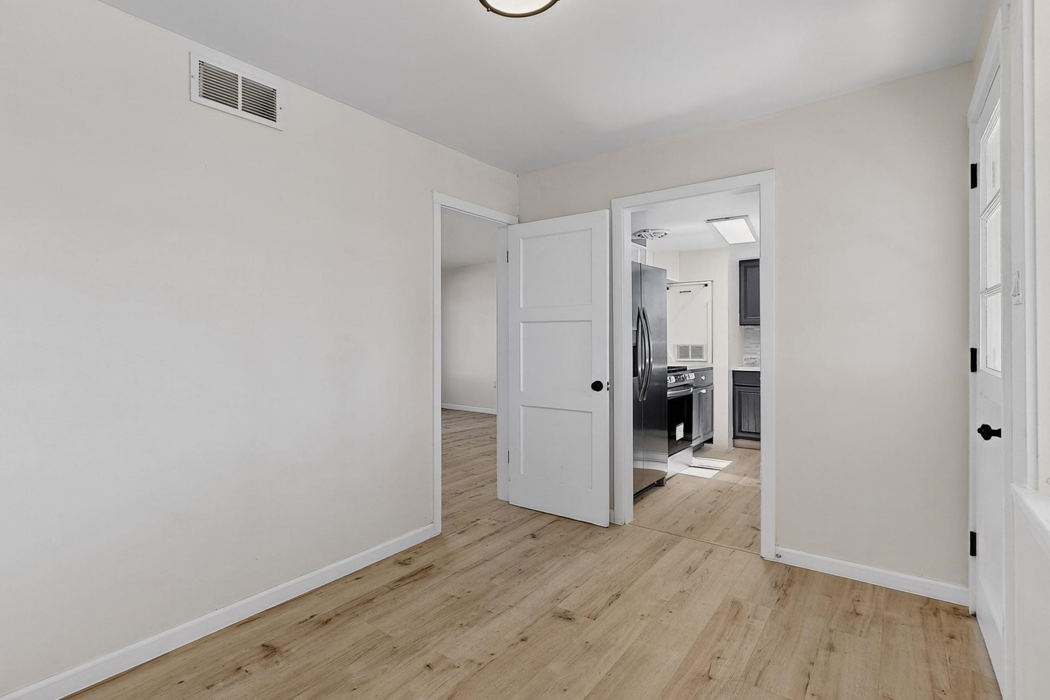 4039 Sycamore Streets b