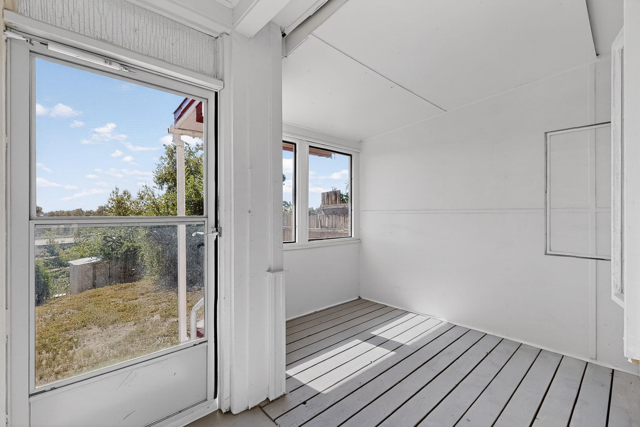 4039 Sycamore Streets b