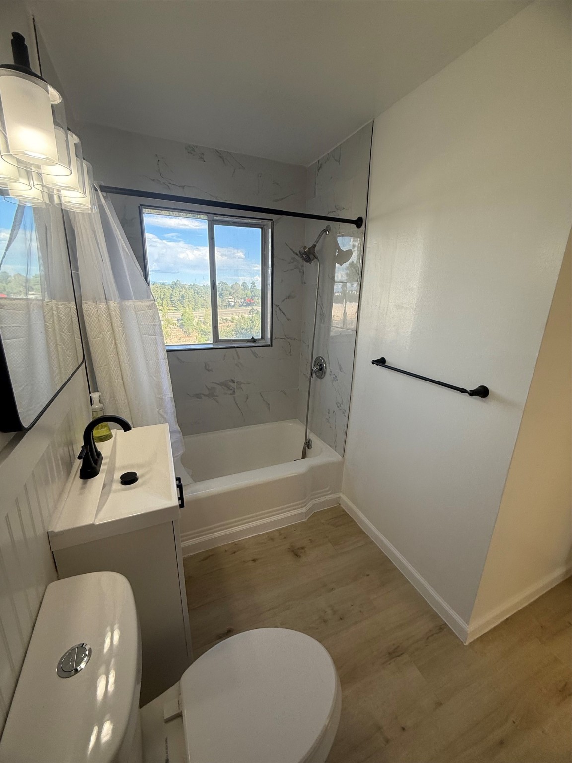 4039 Sycamore Streets b