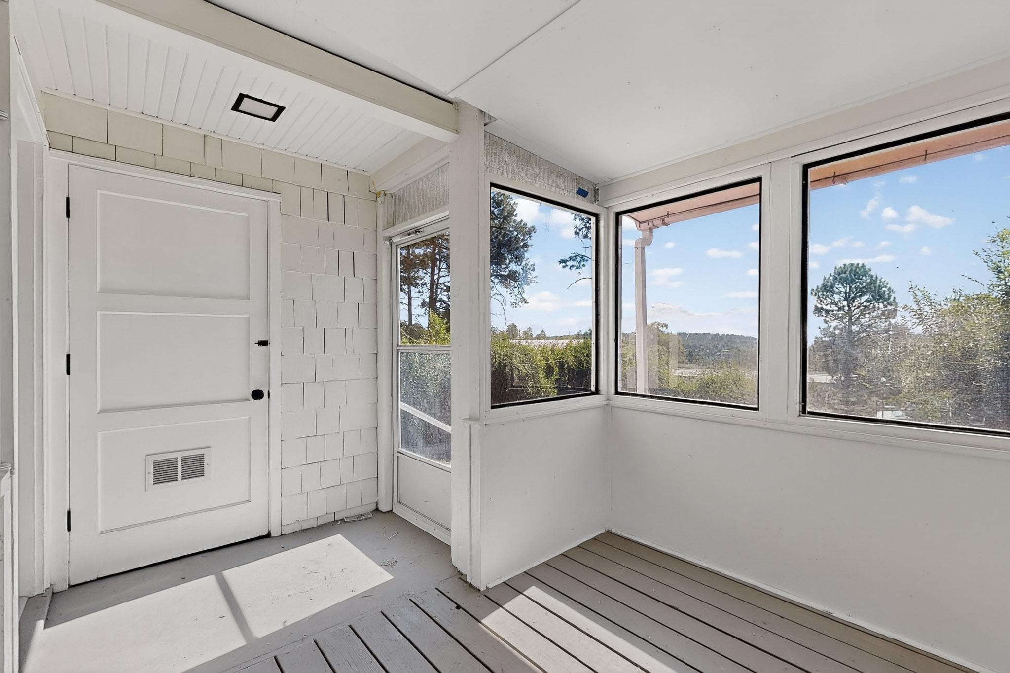 4039 Sycamore Streets b