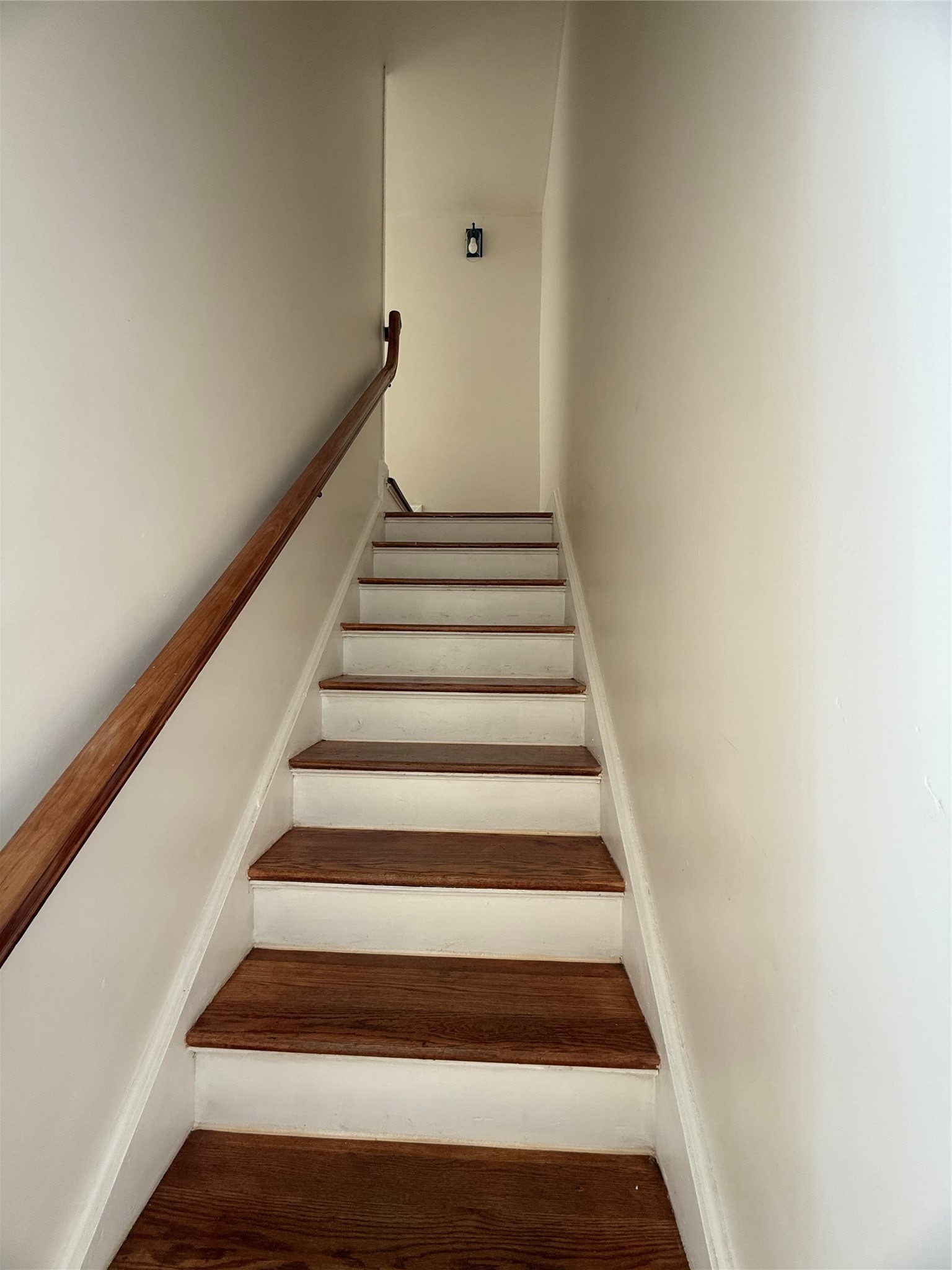 4039 Sycamore Streets b