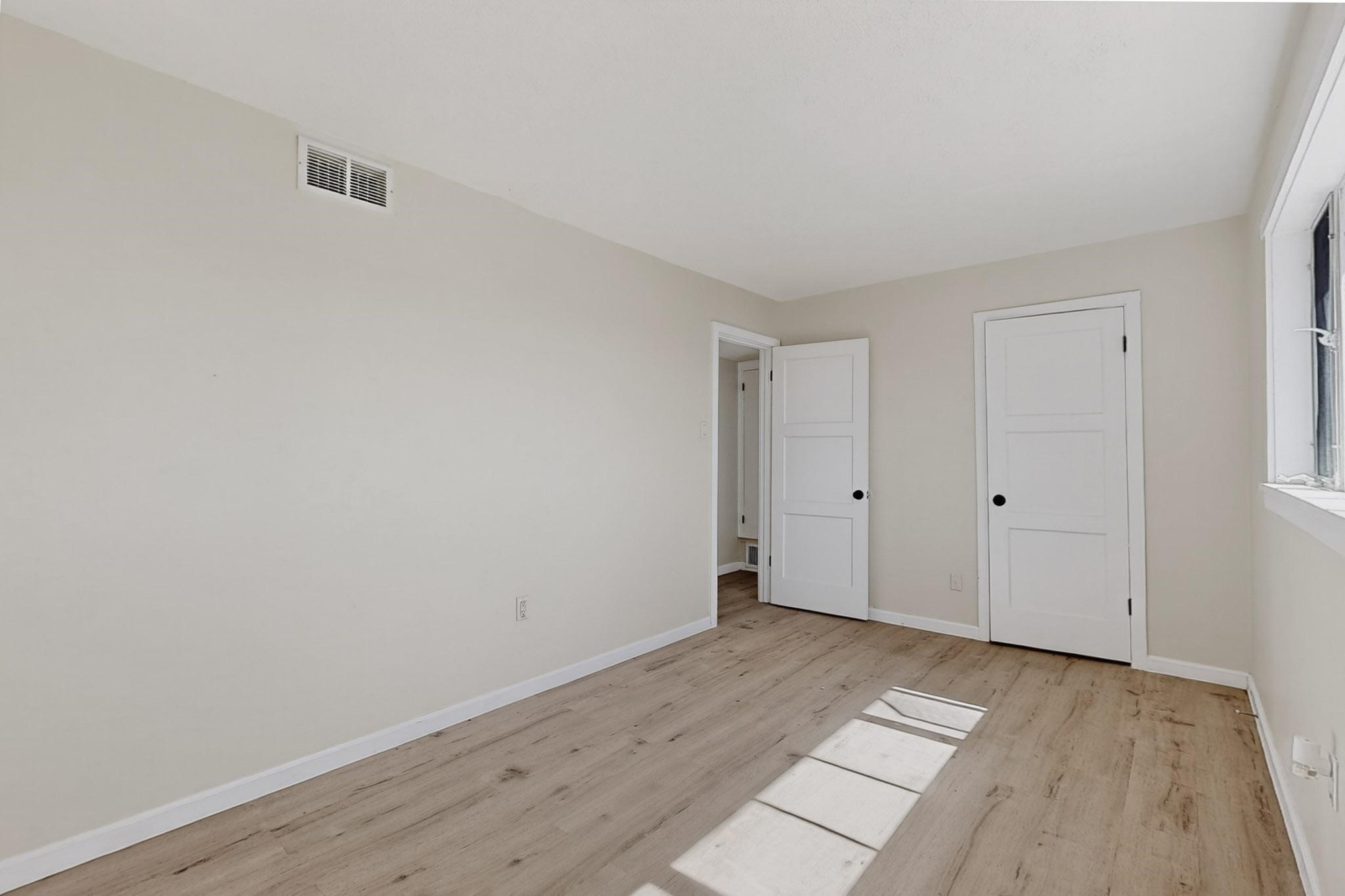 4039 Sycamore Streets b