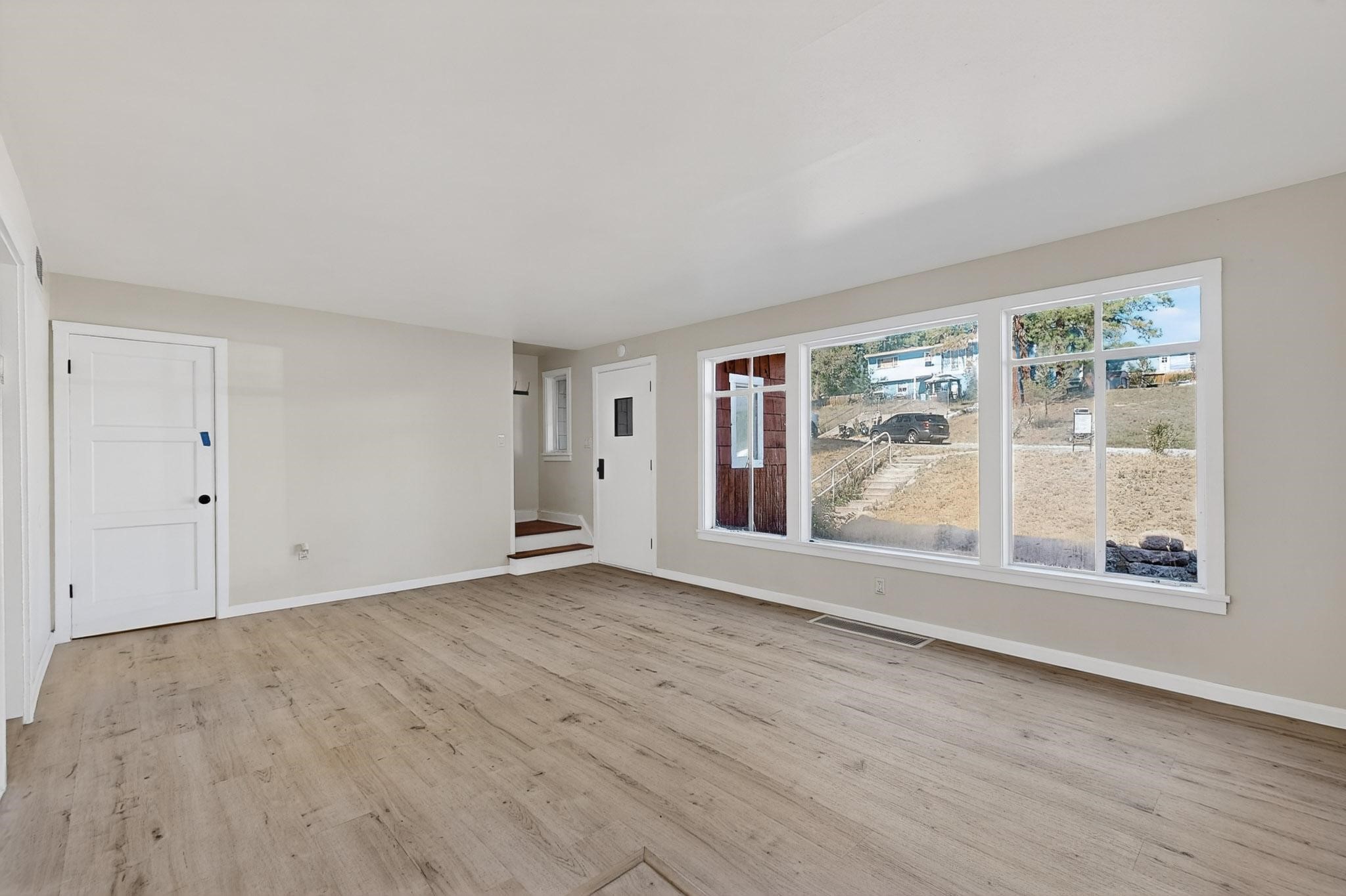 4039 Sycamore Streets b