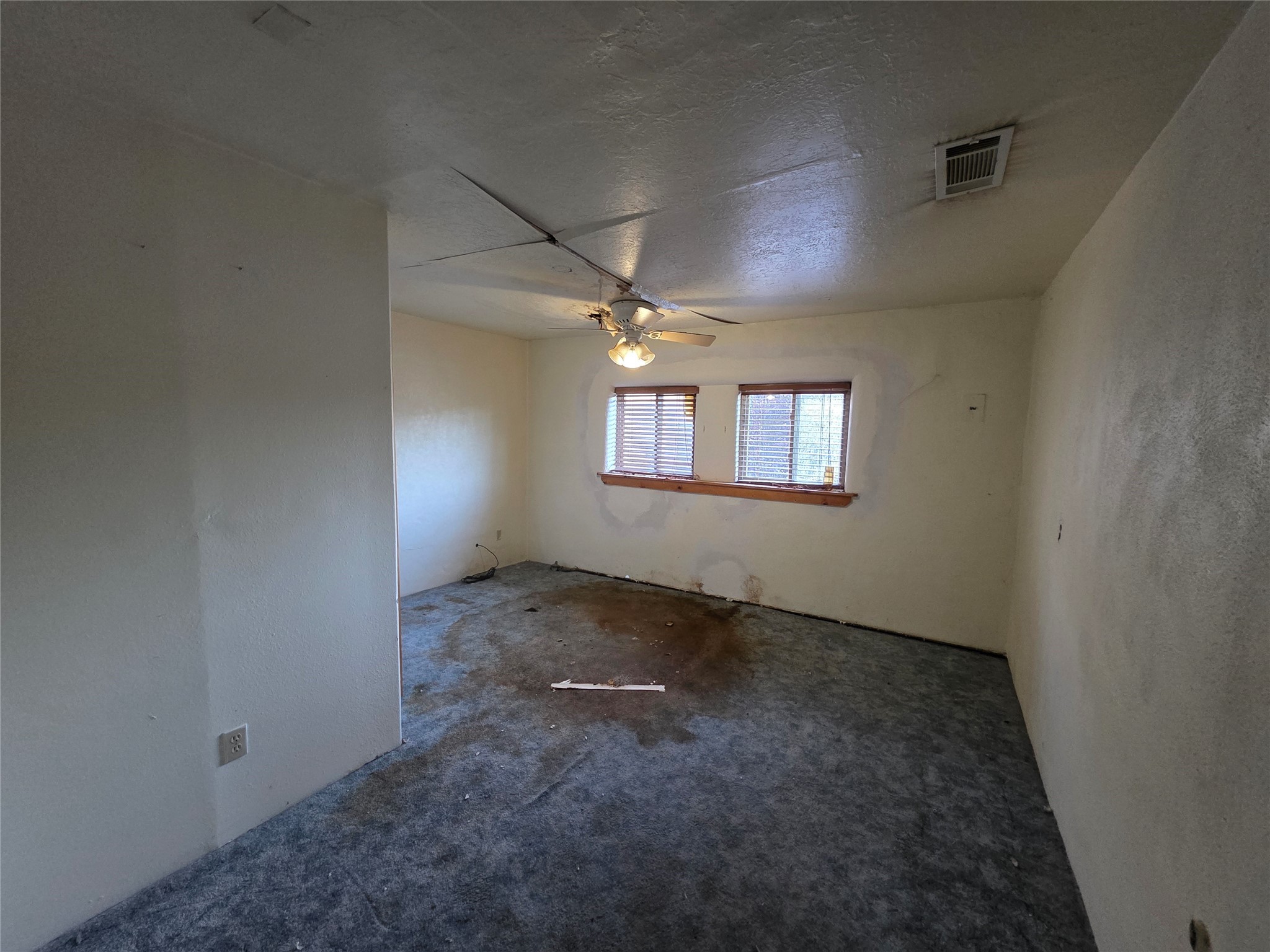 1506 Cochiti Street