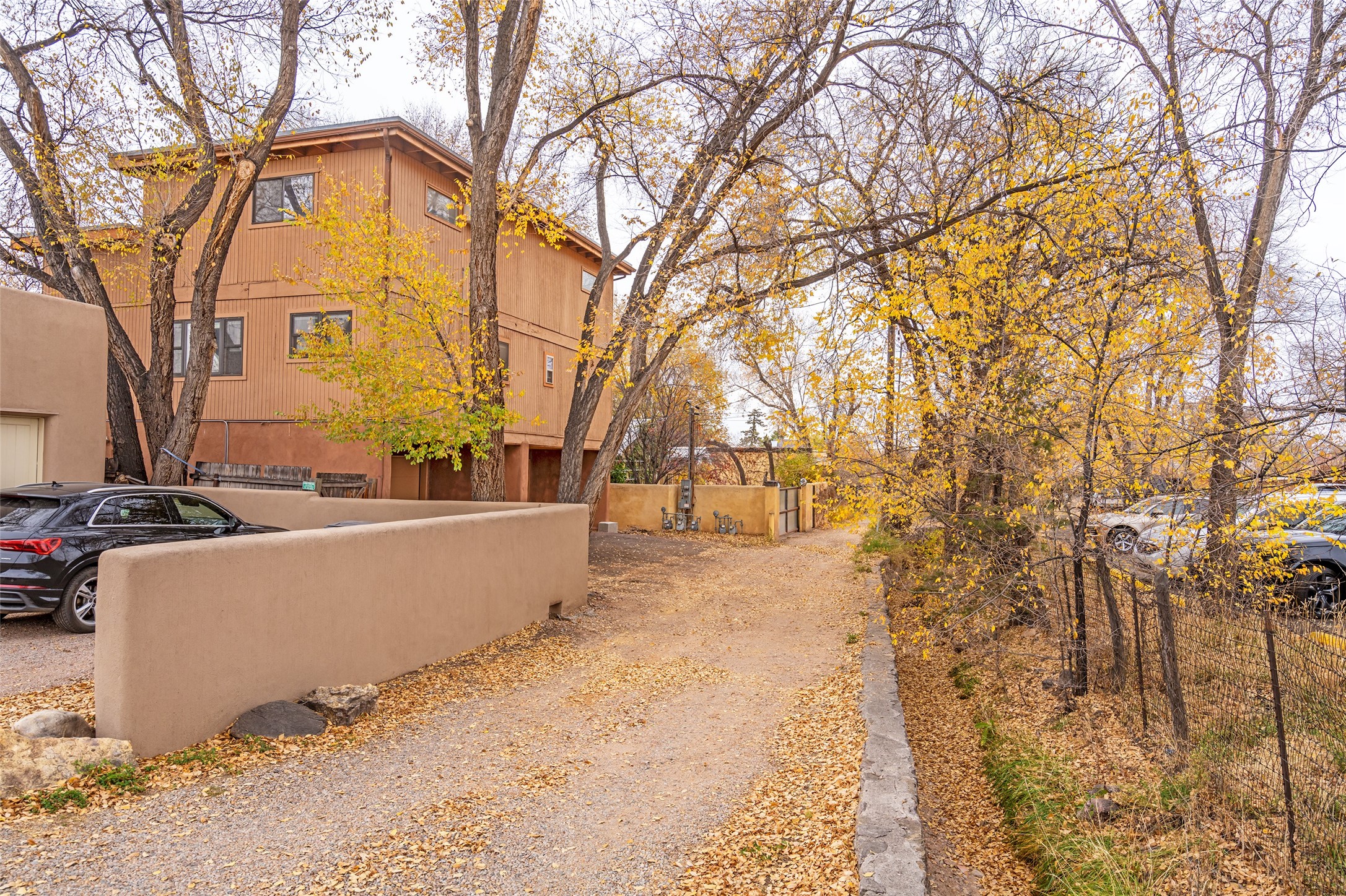 223 E Santa Fe C