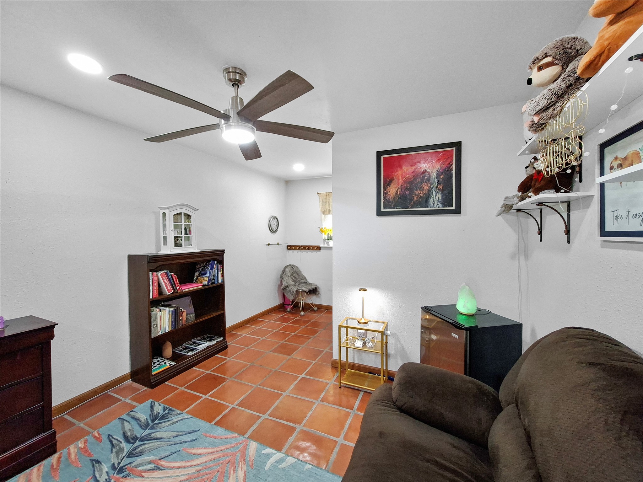 2433 Avenida De Las Estrellas