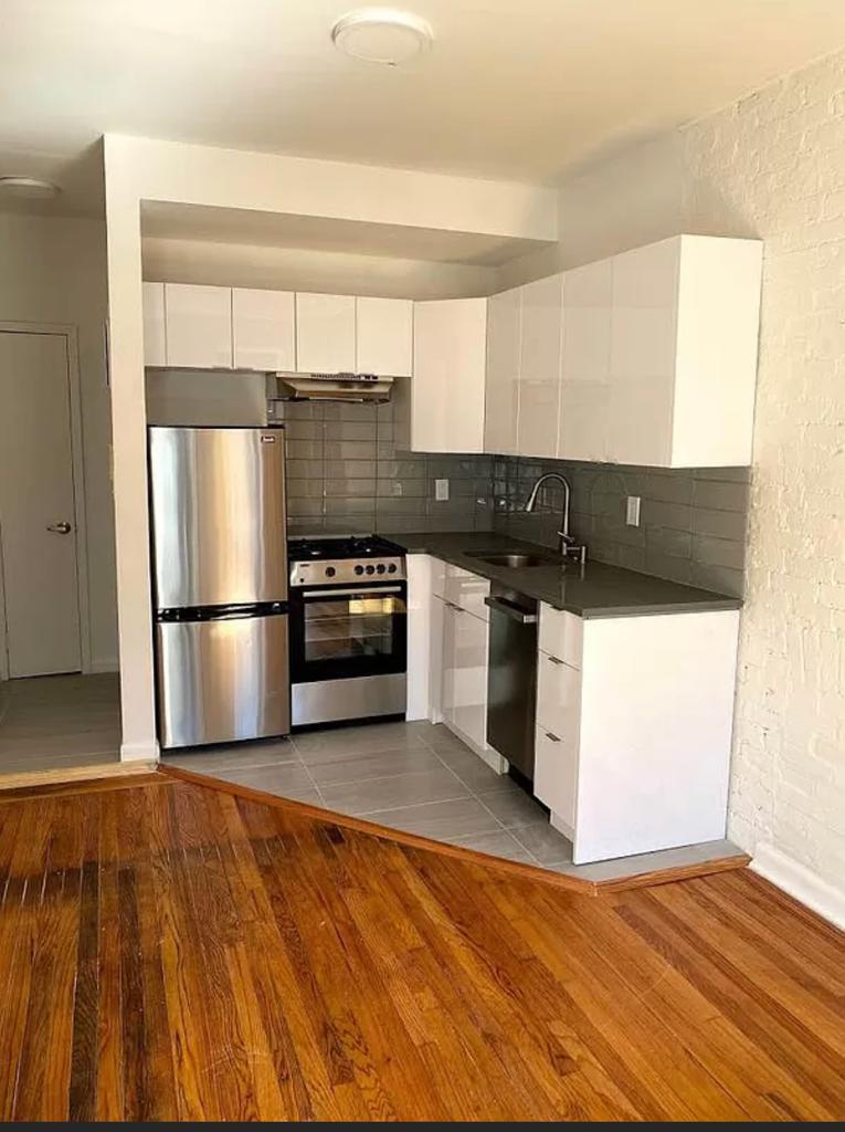 453 W 47TH Street 4F