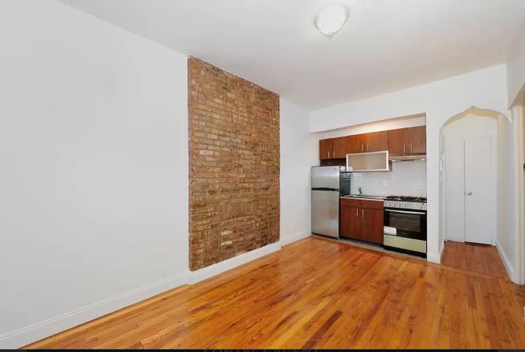 453 W 47TH Street 4R