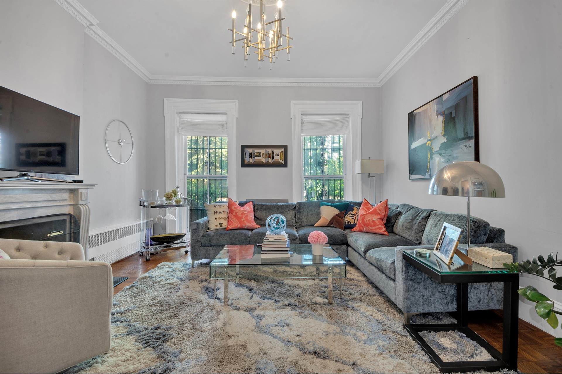 485 W 22ND Street 1
