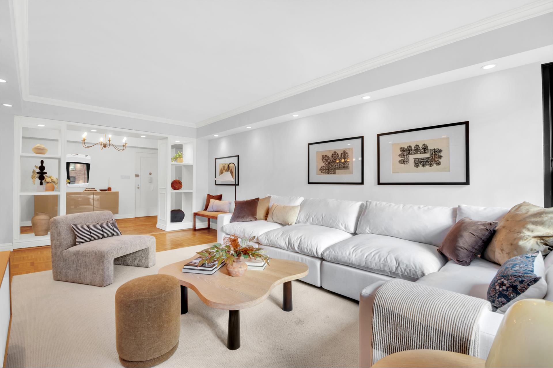 11 RIVERSIDE Drive 8STE