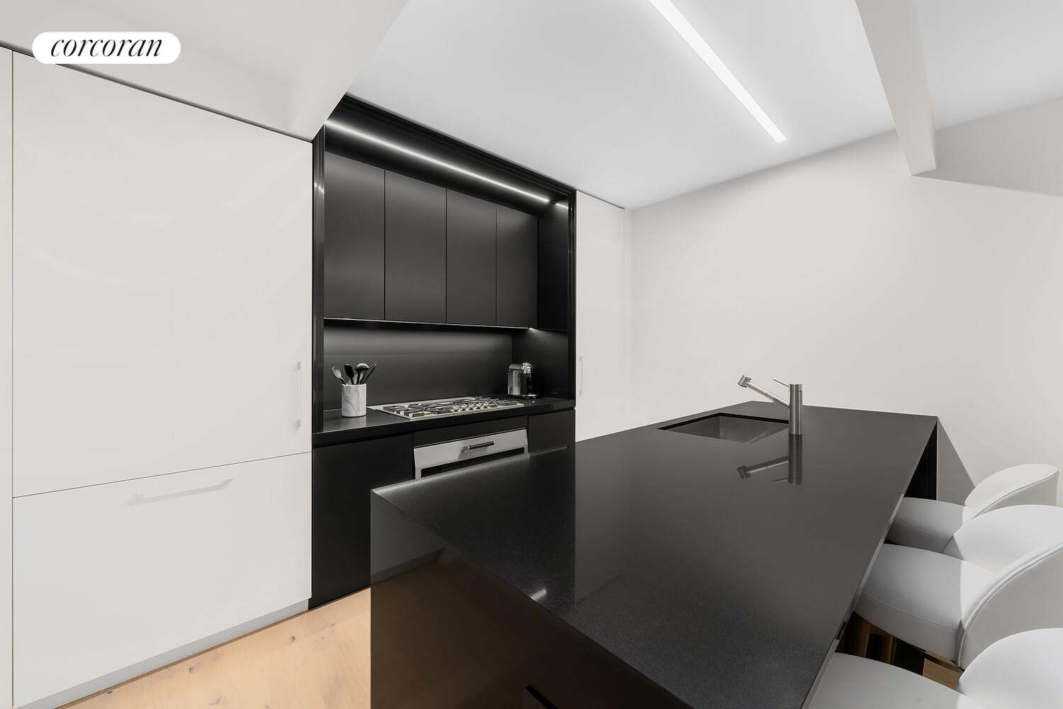 121 E 22ND Street N908