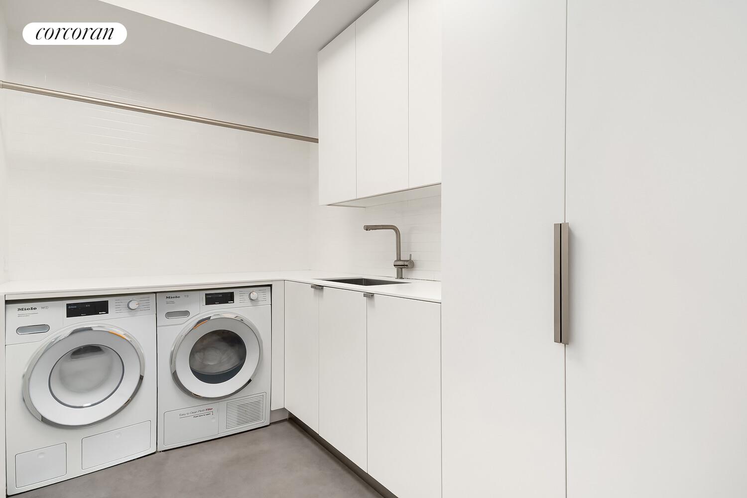 140 FRANKLIN Street 4B