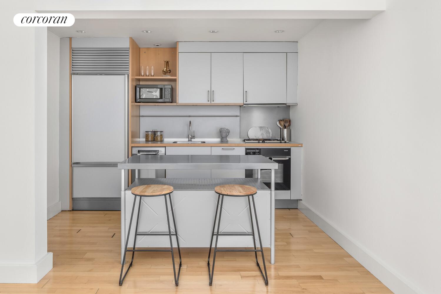 80 CHAMBERS Street 10B