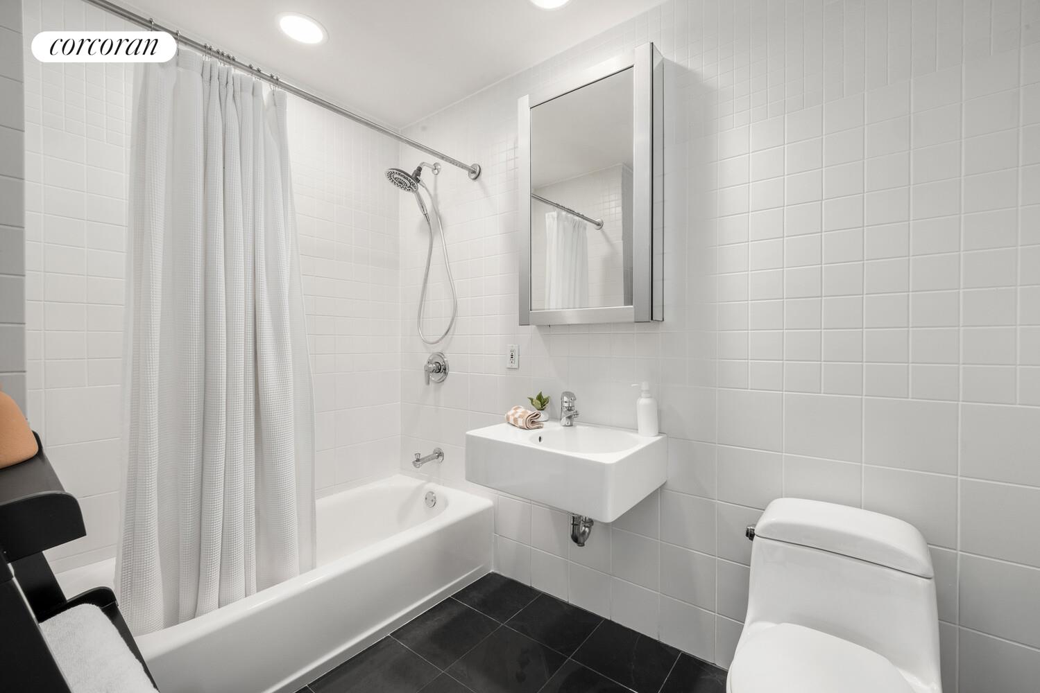 80 CHAMBERS Street 10B
