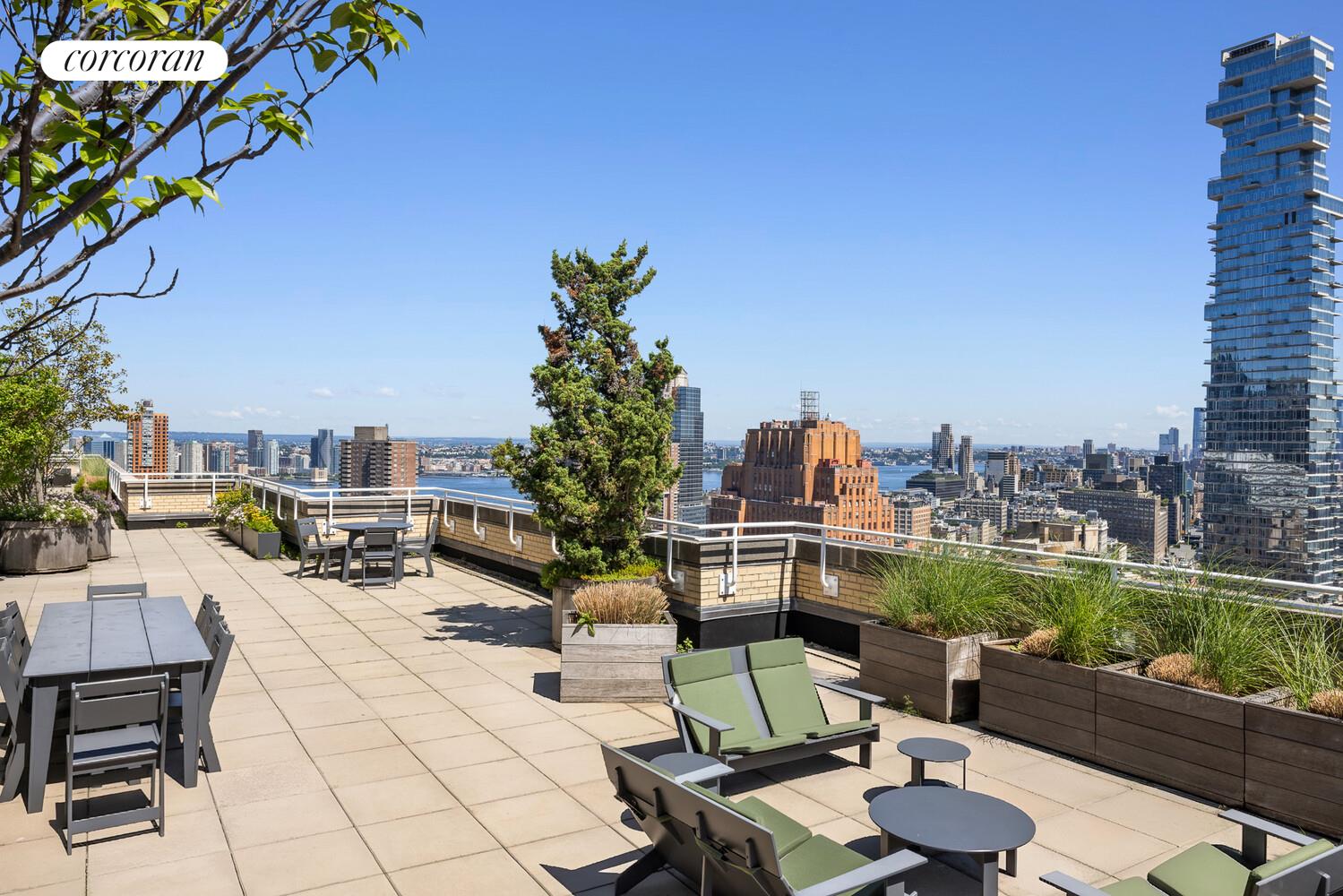 80 CHAMBERS Street 10B