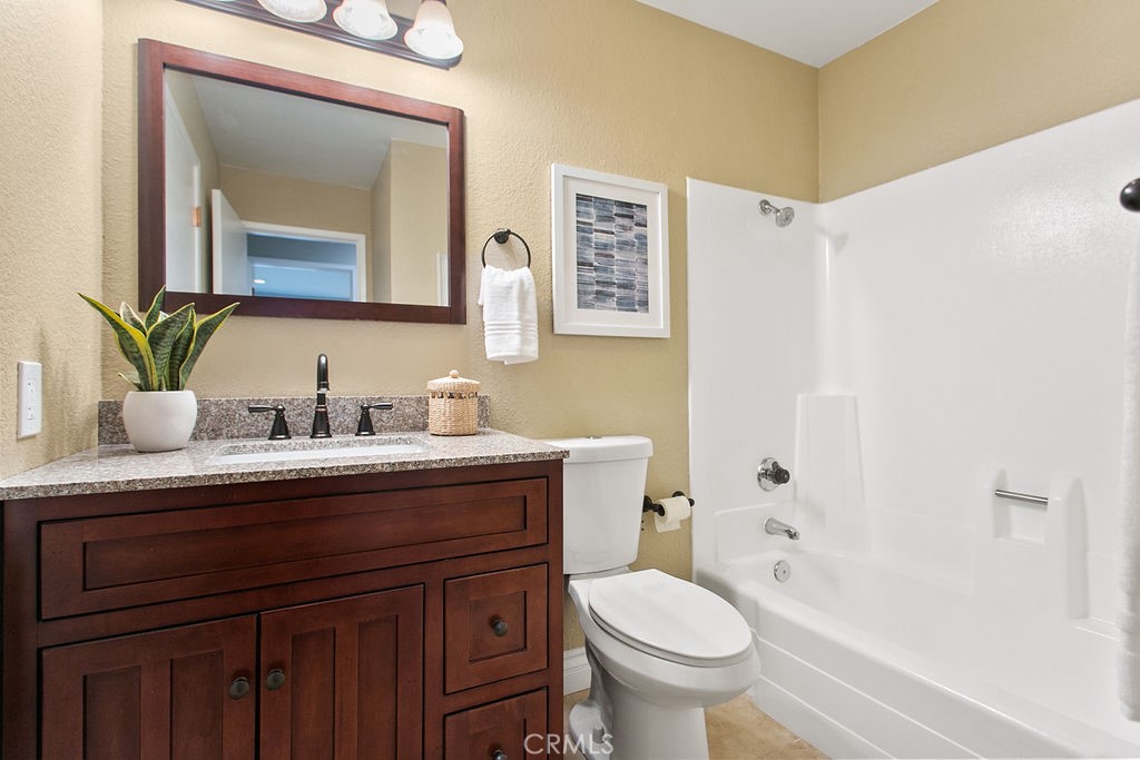 20702 El Toro Road 290