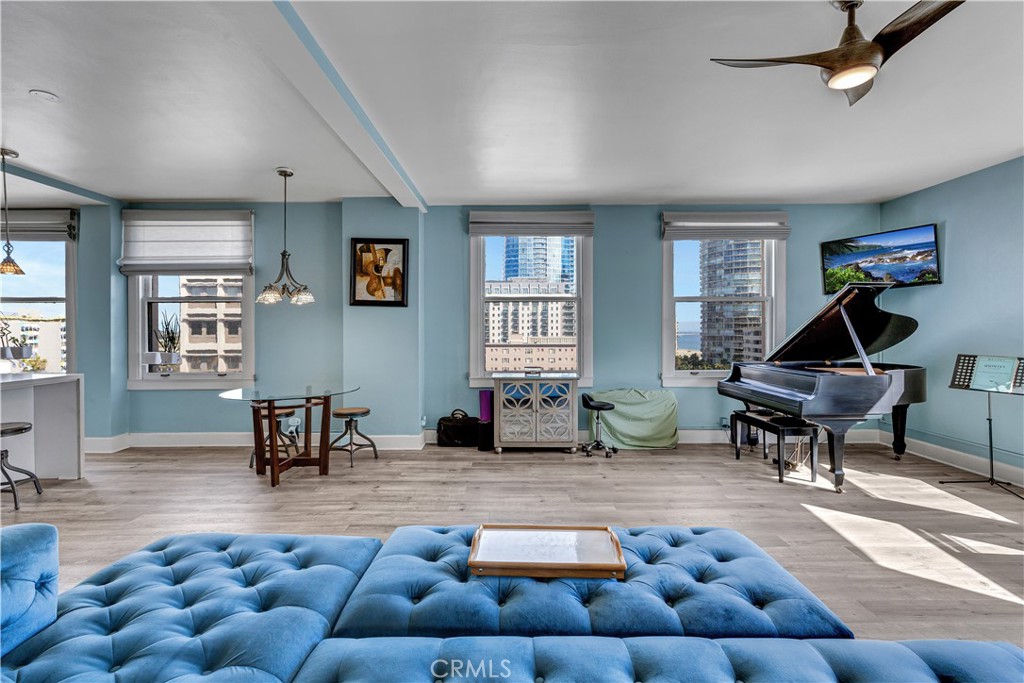 455 E Ocean Boulevard 1001